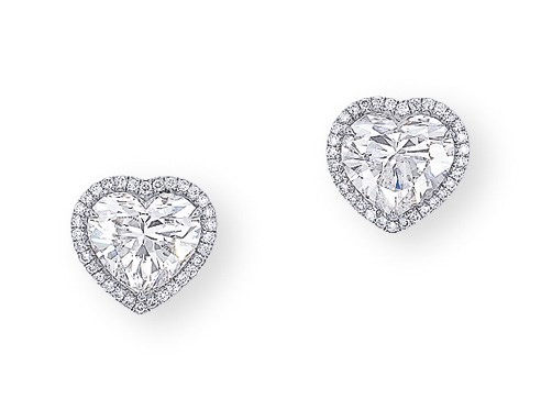 A PAIR OF DIAMOND EAR STUDS, BY WILLIAM GOLDBERG