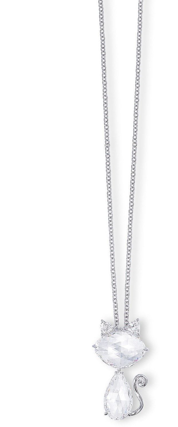 A DIAMOND PENDENT NECKLACE