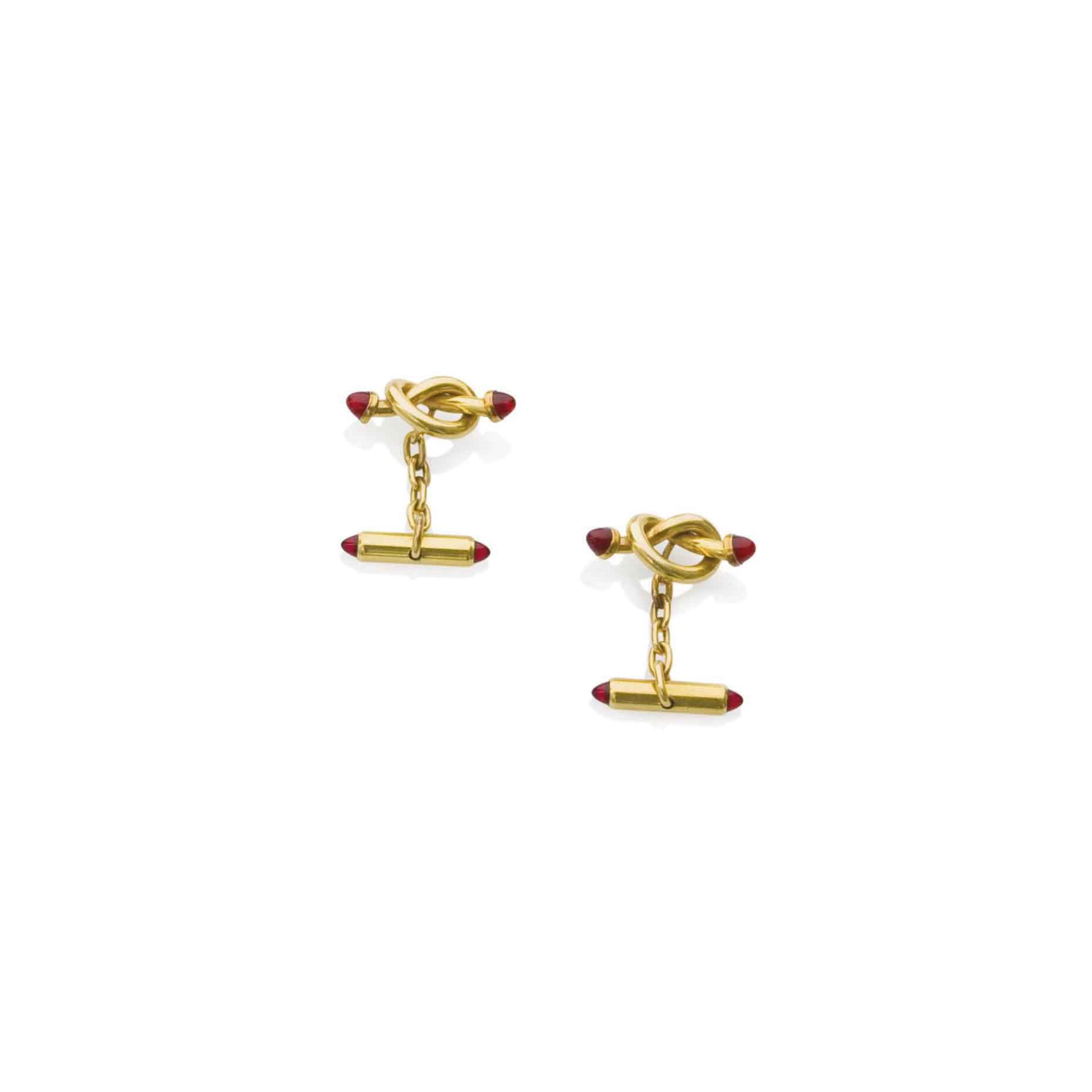 PAIRE DE BOUTONS DE MANCHETTES RUBIS SYNTHETIQUES