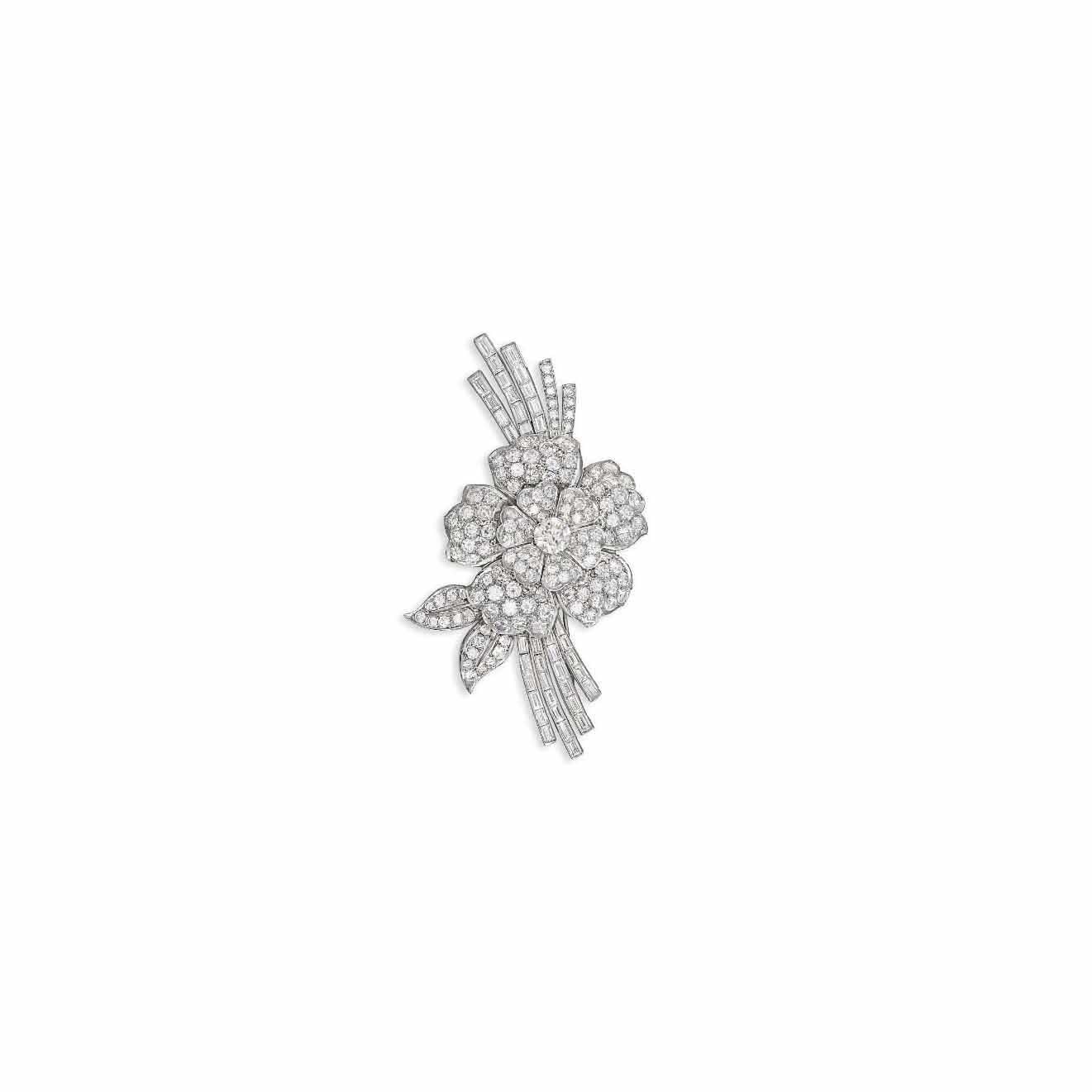 A DIAMOND BROOCH