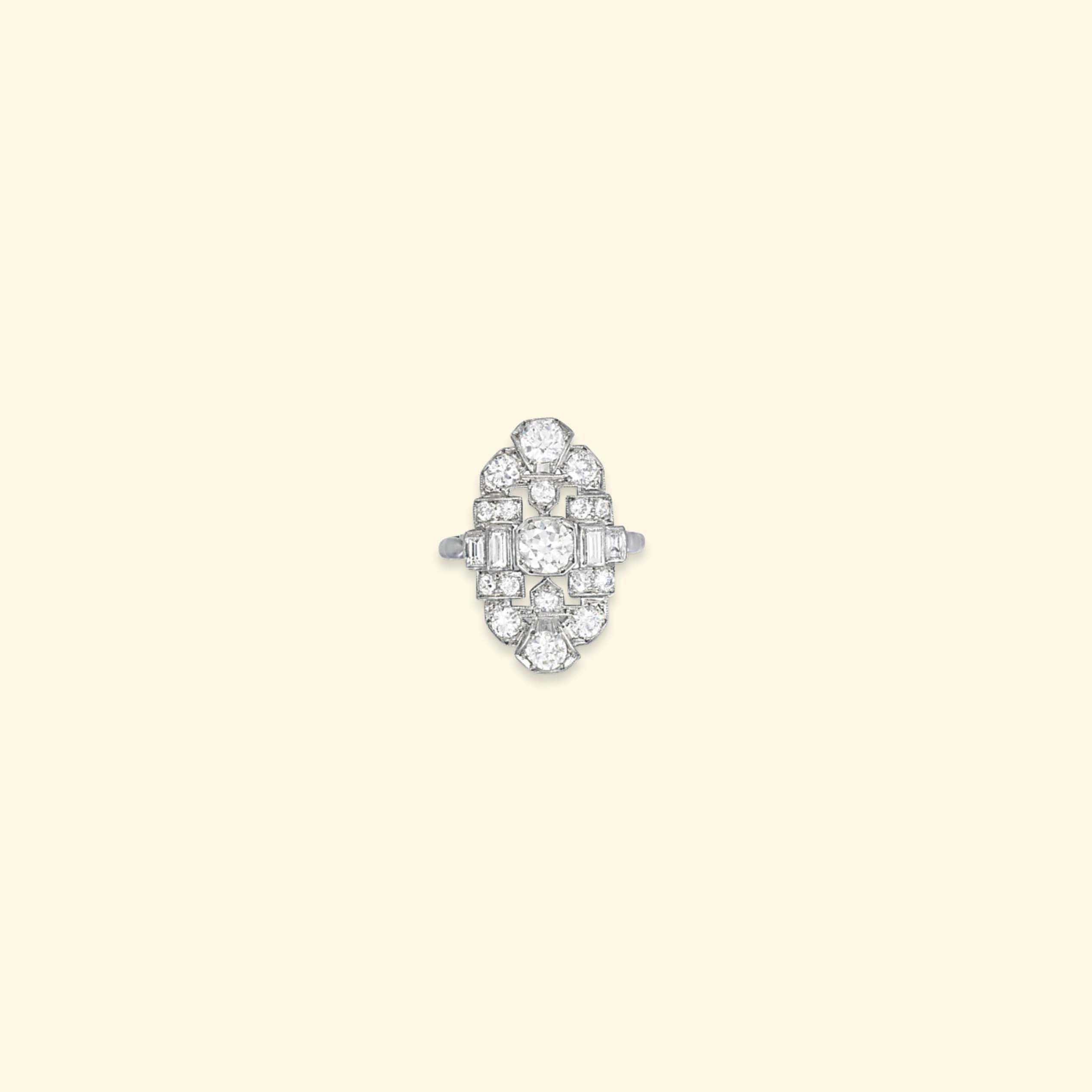 AN ART DECO DIAMOND RING