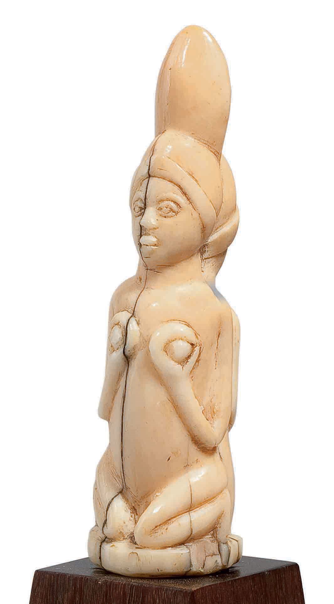 STATUETTE LUBA EN IVOIRE