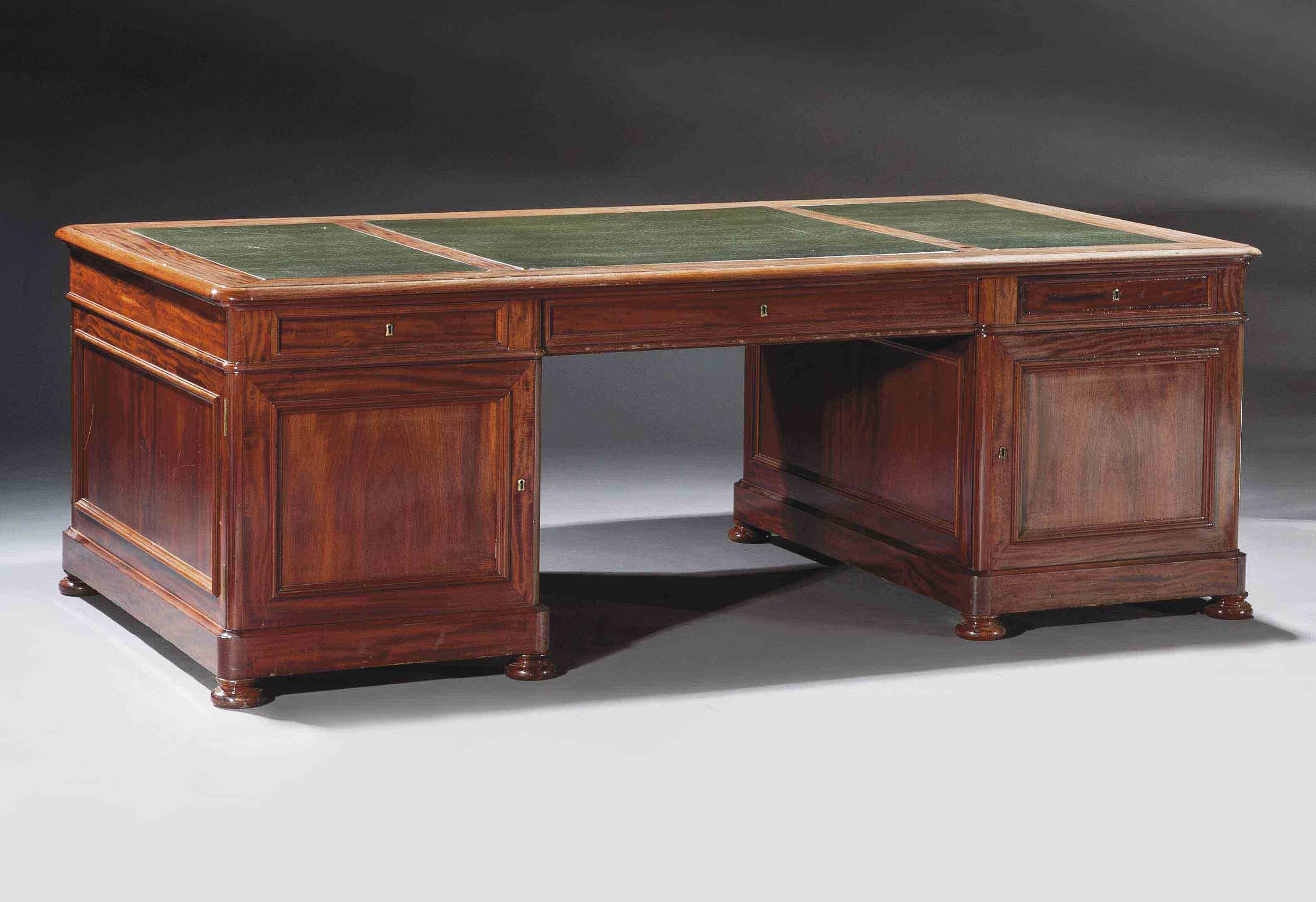 PARTNER DESK