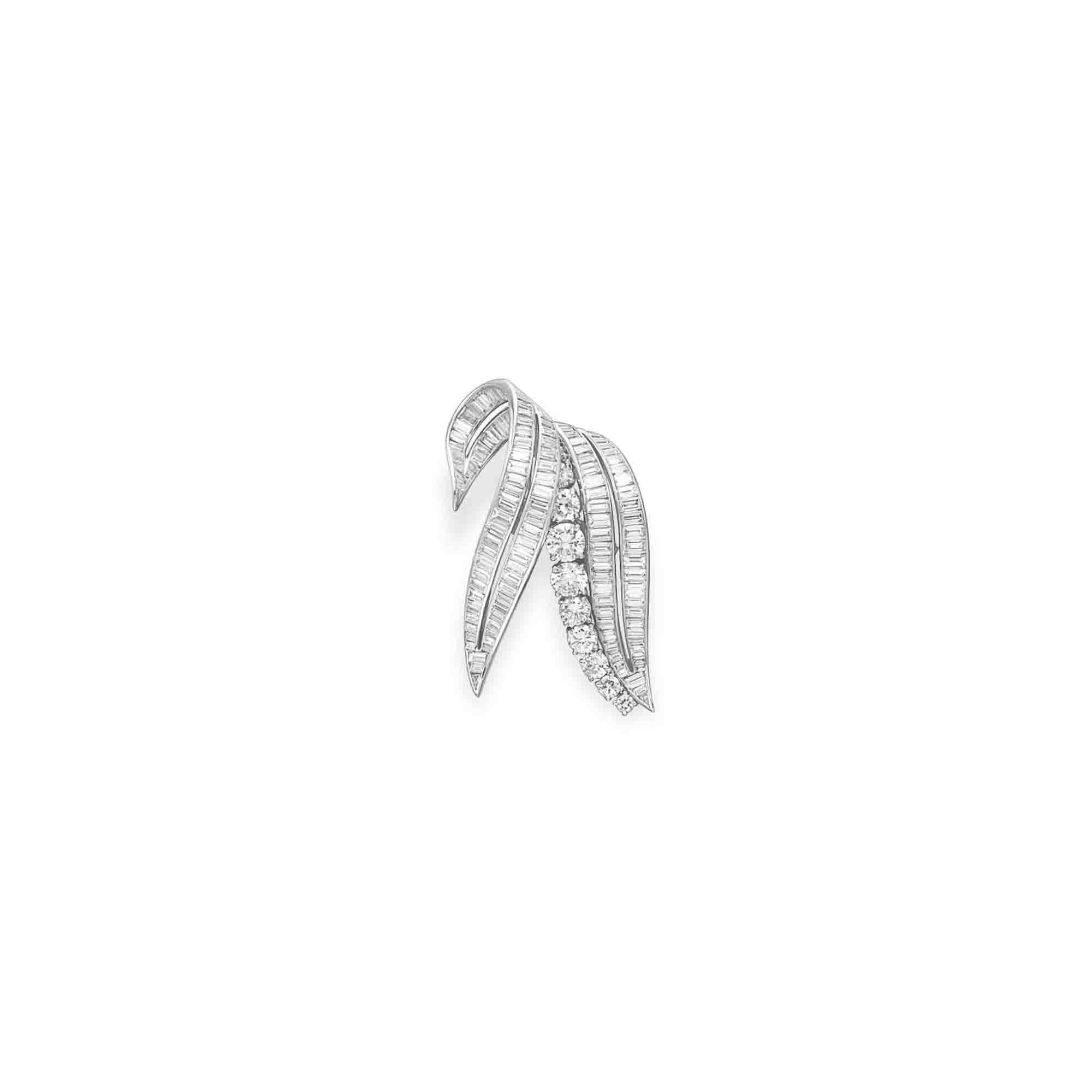 A DIAMOND BROOCH