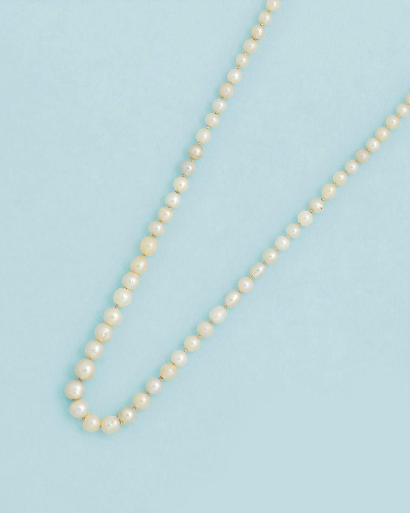 A pearl necklace