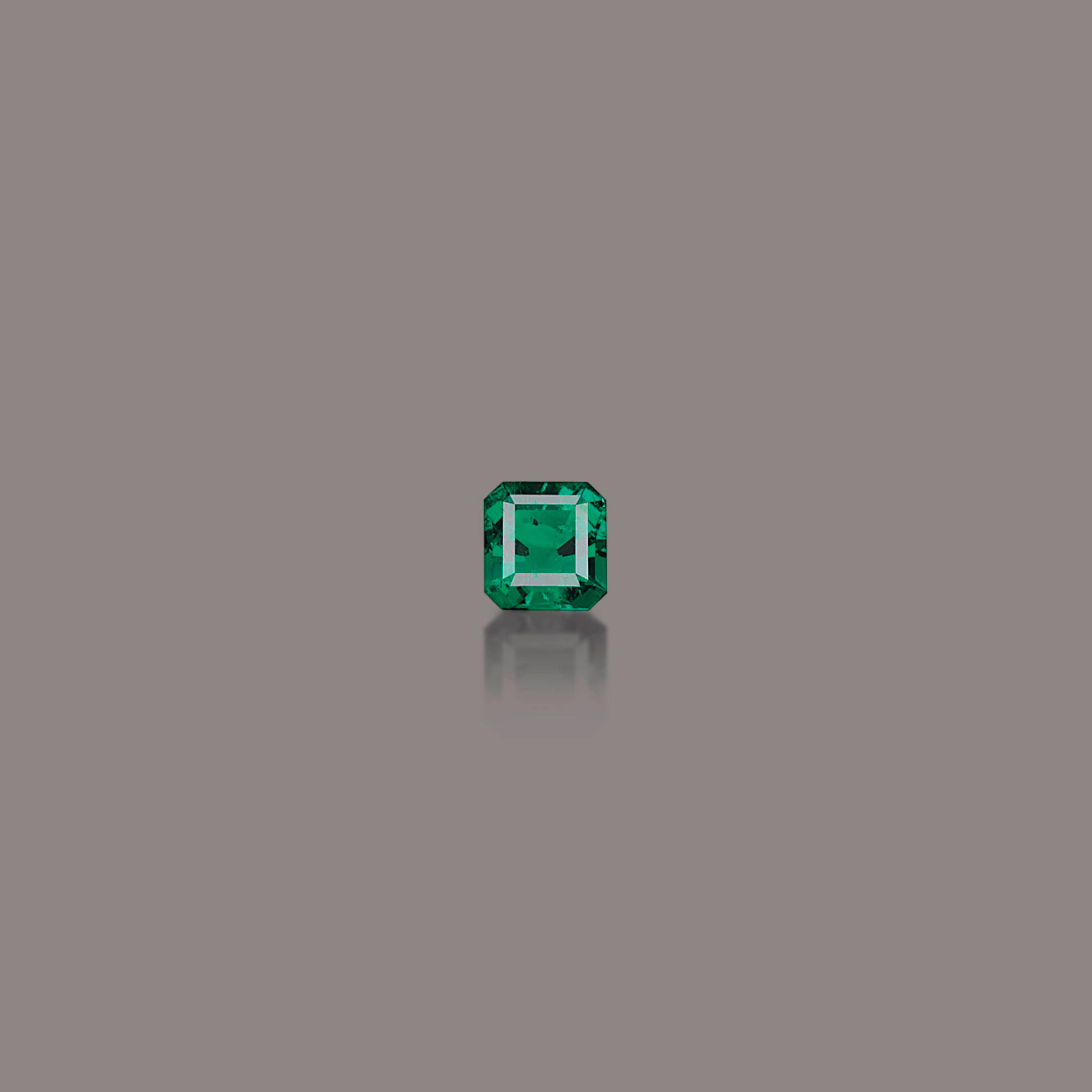 AN ATTRACTIVE UNMOUNTED EMERALD