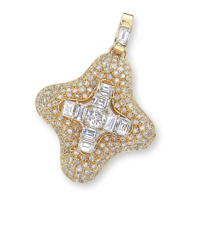 A DIAMOND PENDANT