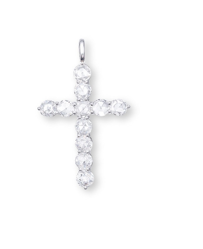 A DIAMOND CROSS PENDANT