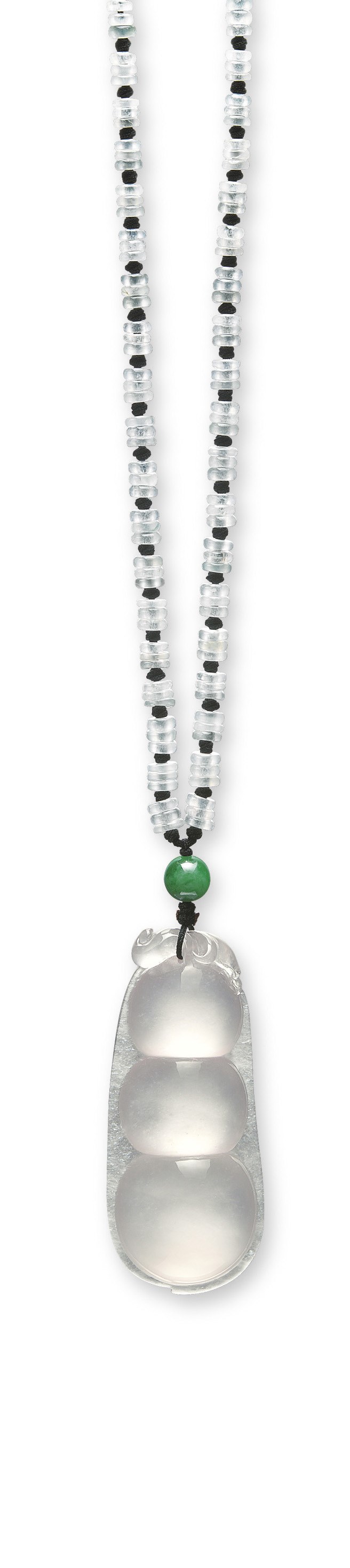 A JADEITE PENDENT NECKLACE