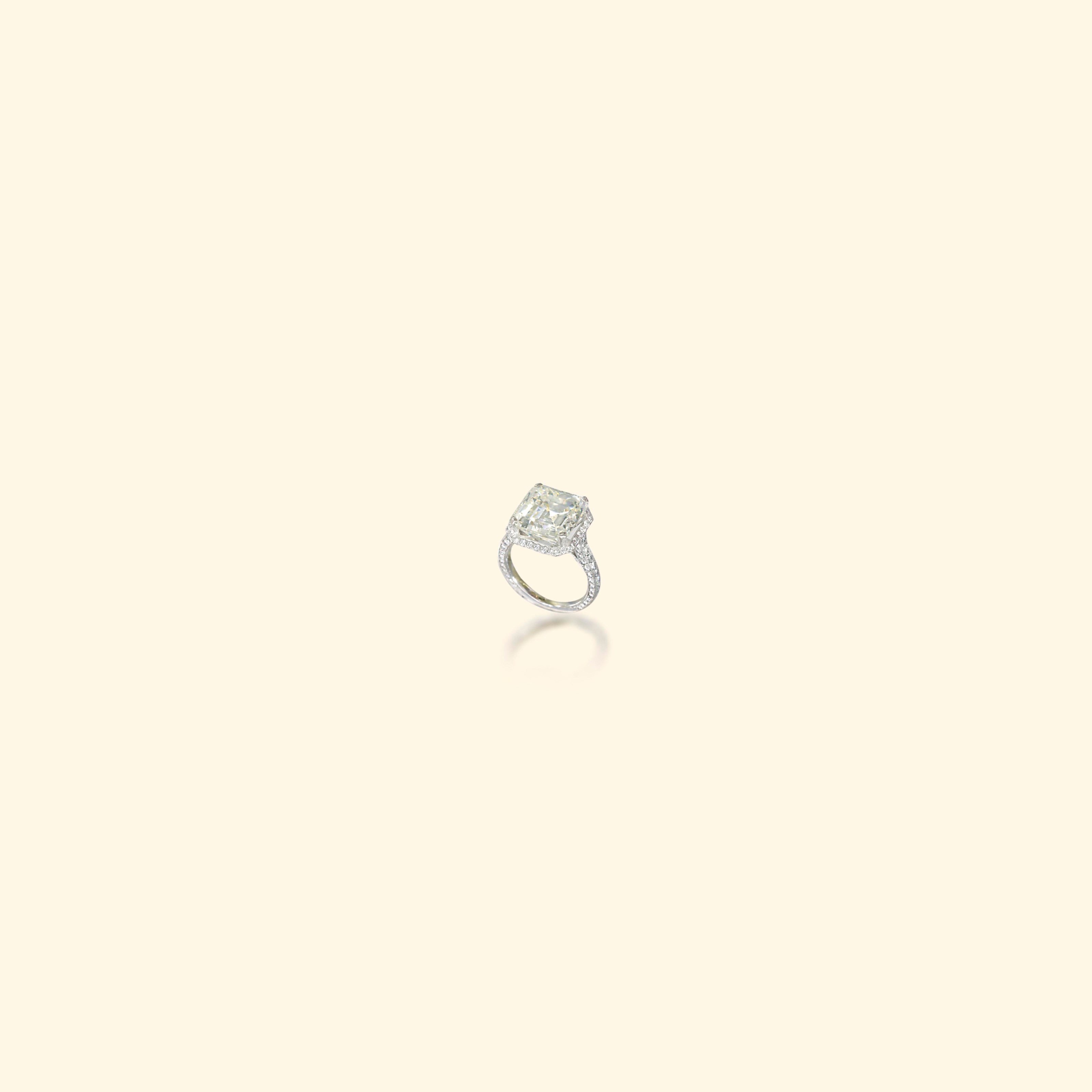 A DIAMOND SINGLE-STONE RING