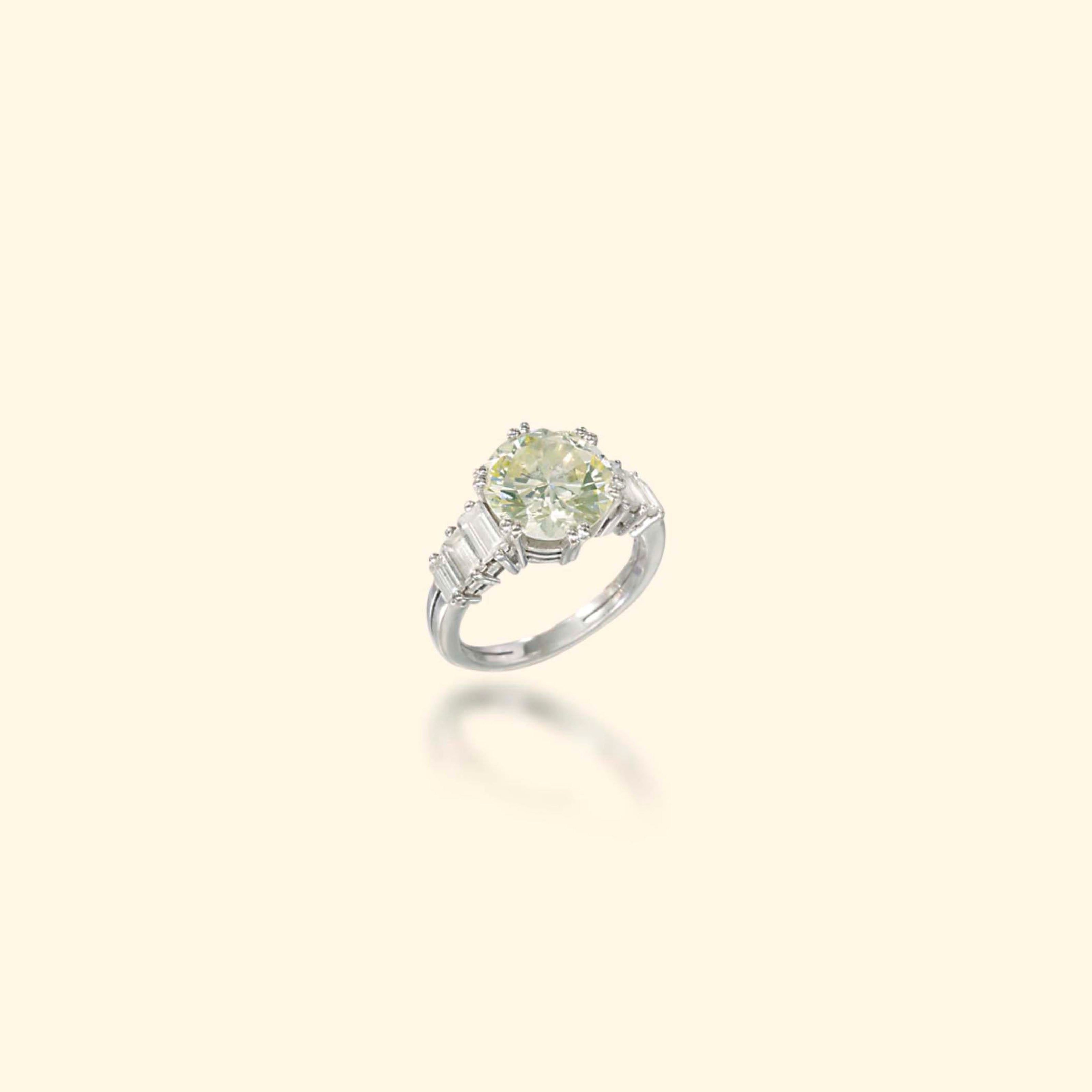 A DIAMOND SINGLE-STONE RING