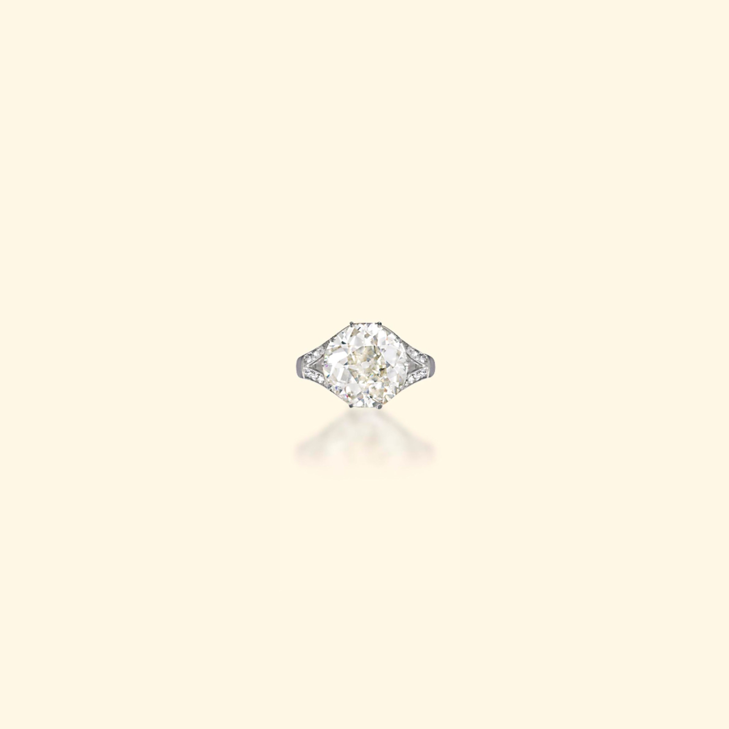 A DIAMOND SINGLE-STONE RING