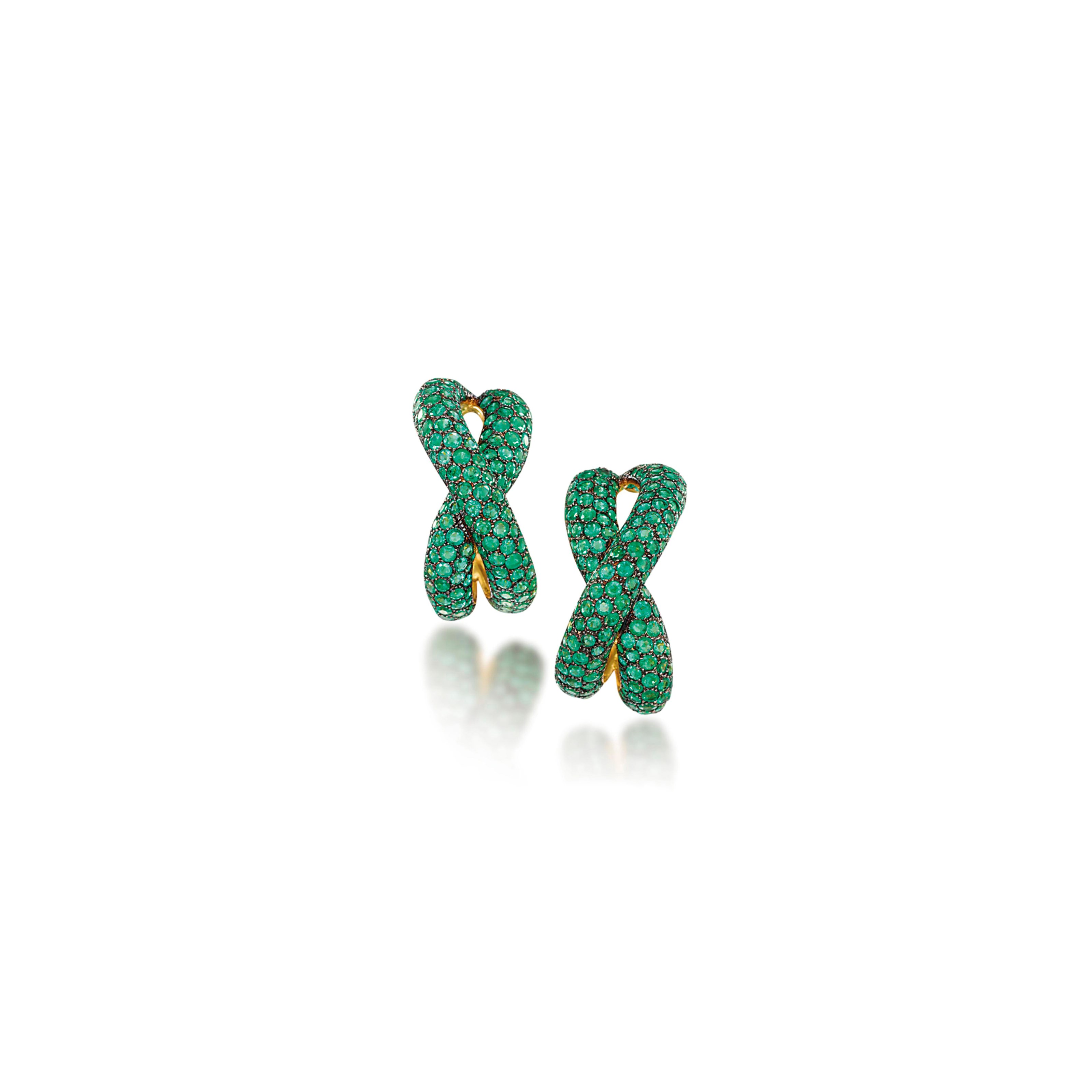 A PAIR OF EMERALD EAR PENDANTS, BY VIVIANE DEBBAS