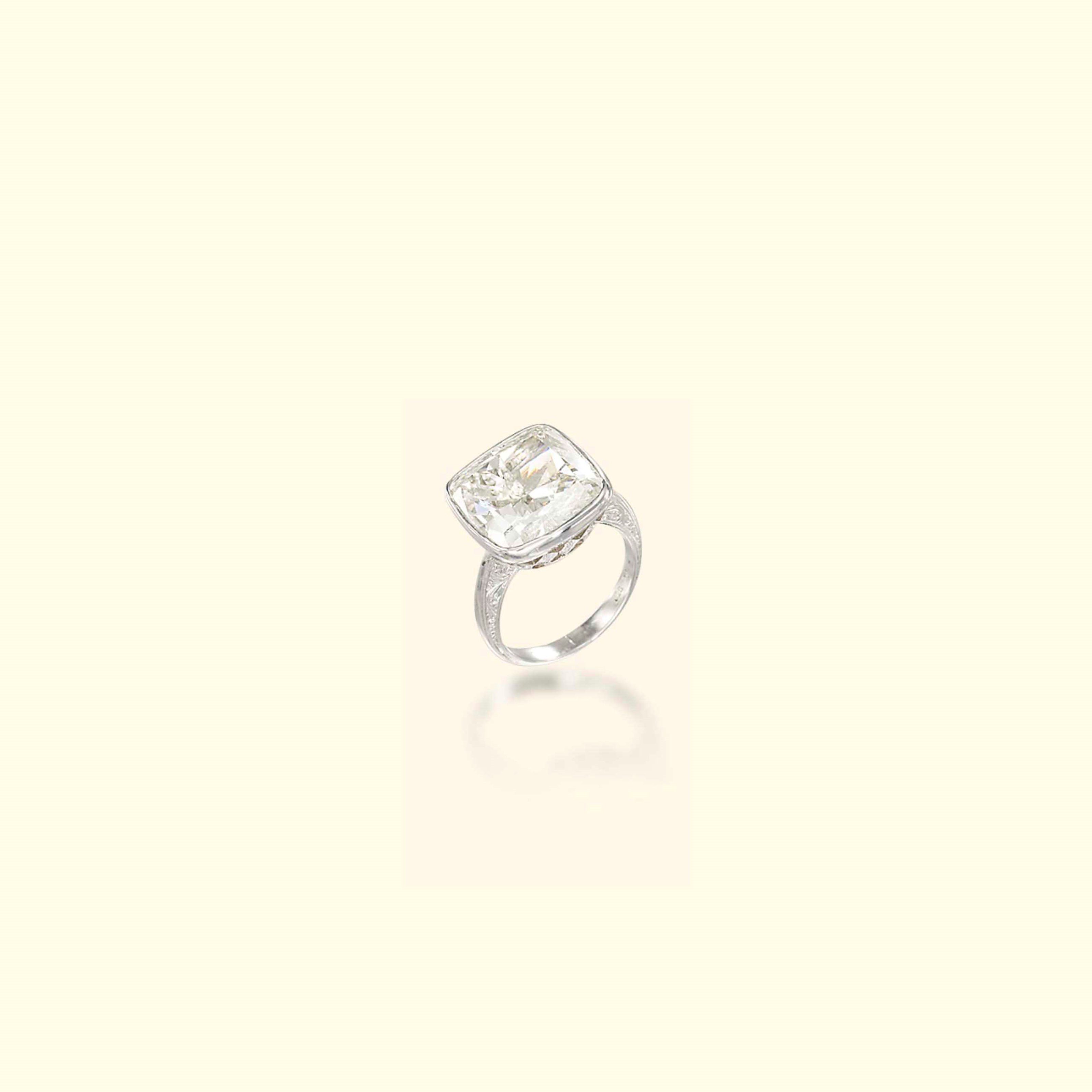 A DIAMOND SINGLE-STONE RING