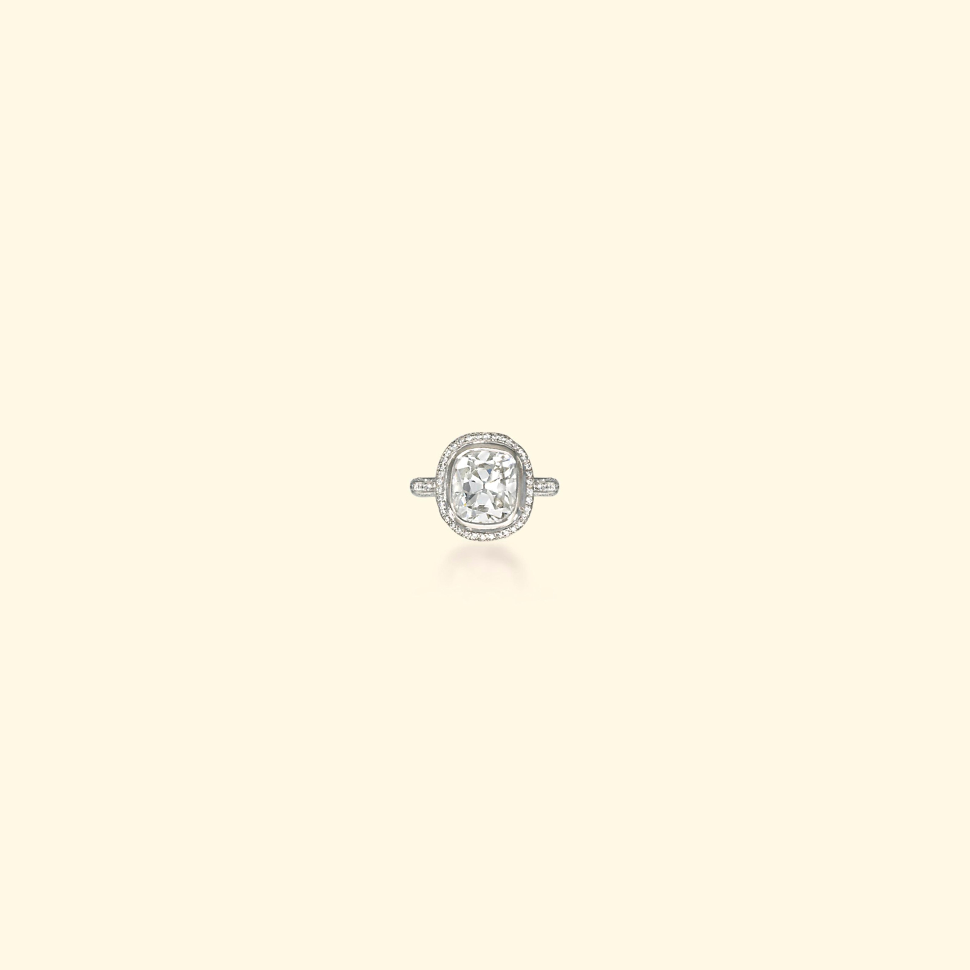 A DIAMOND SINGLE-STONE RING