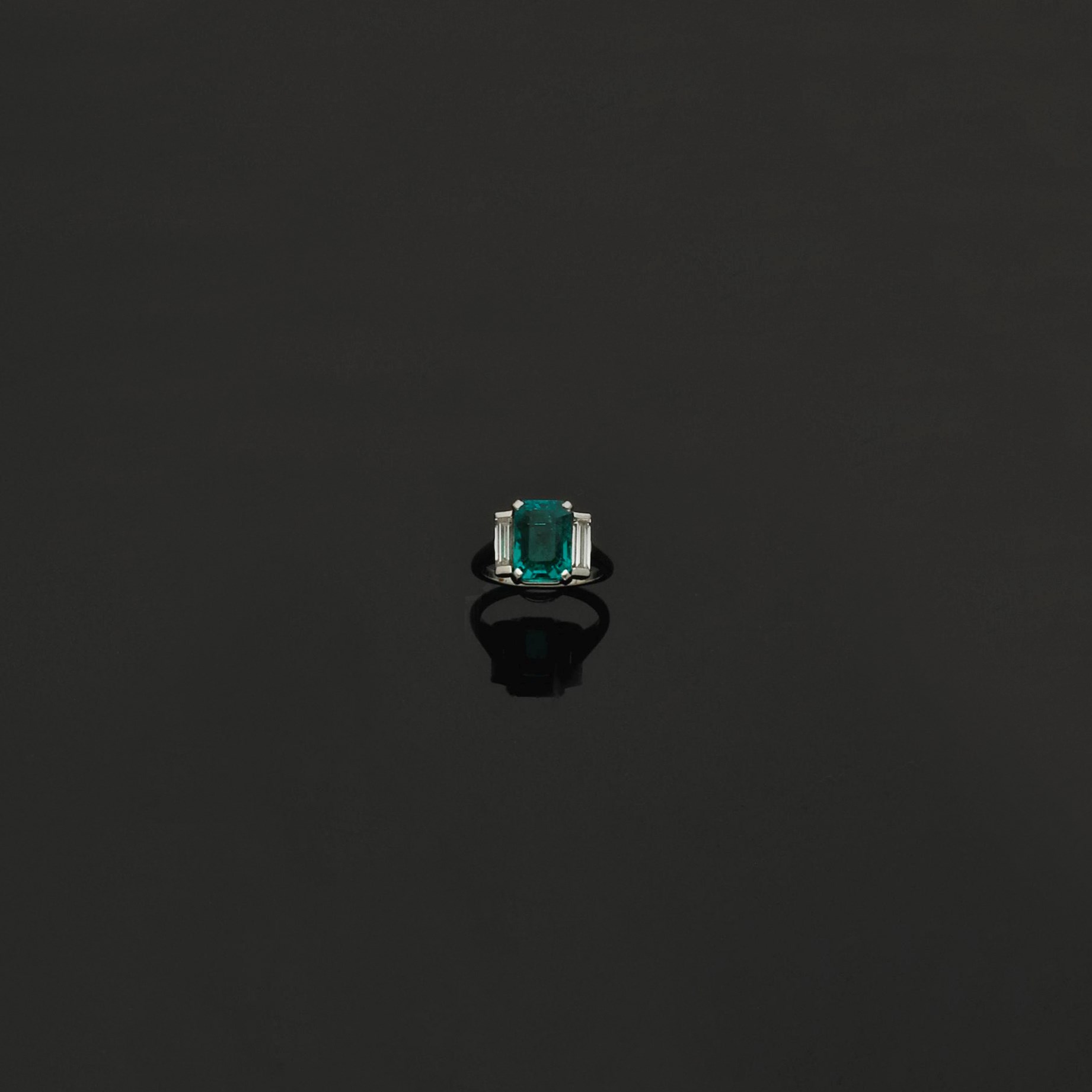 BAGUE EMERAUDE ET DIAMANTS