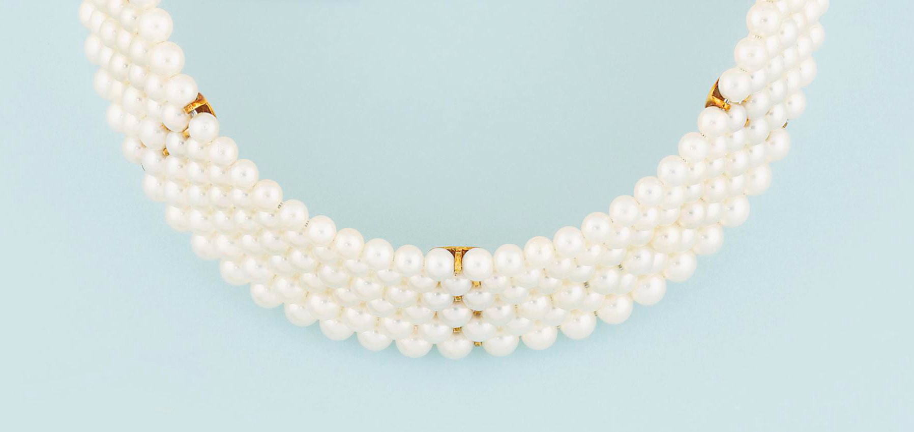 A cultured pearl necklace