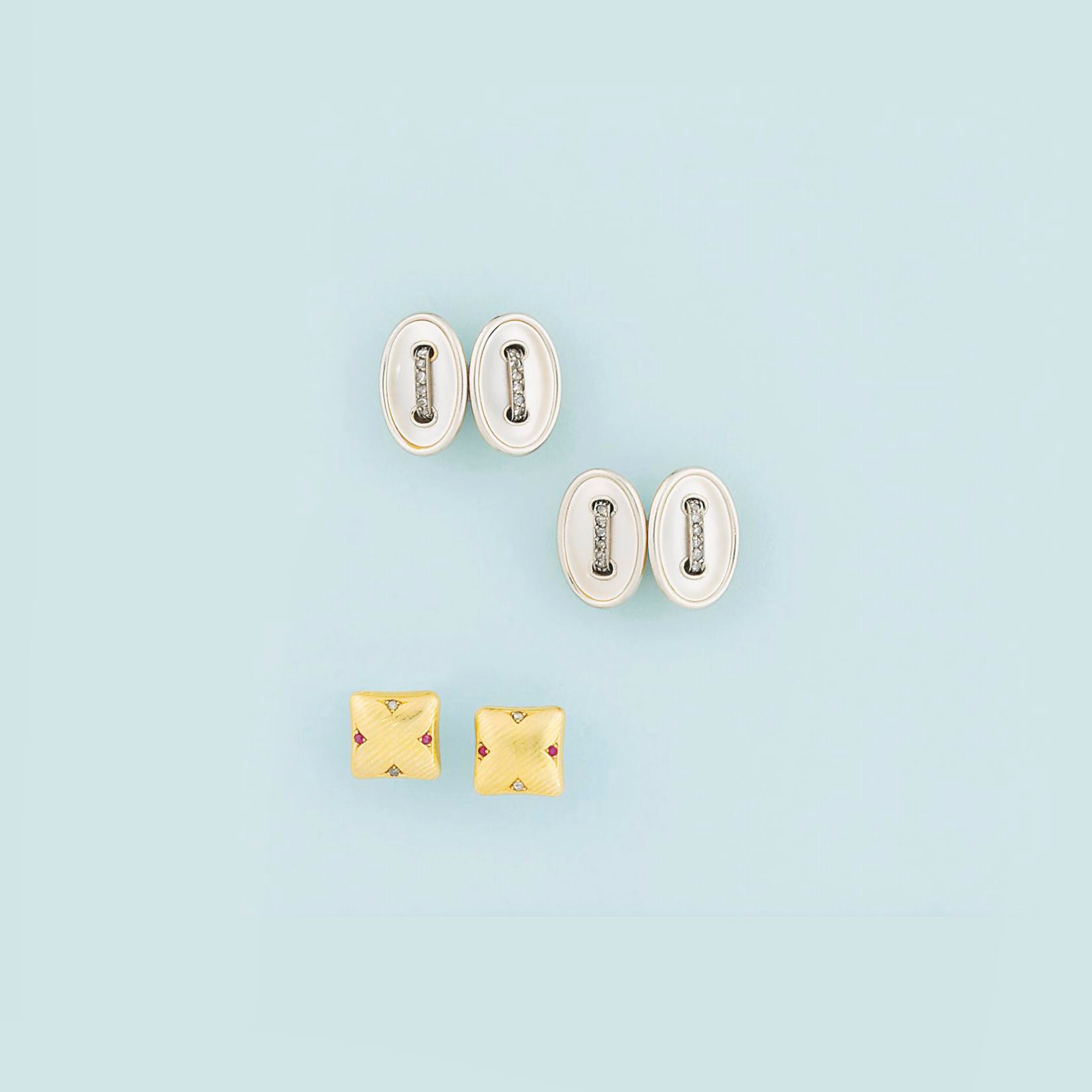 A group of jewellery