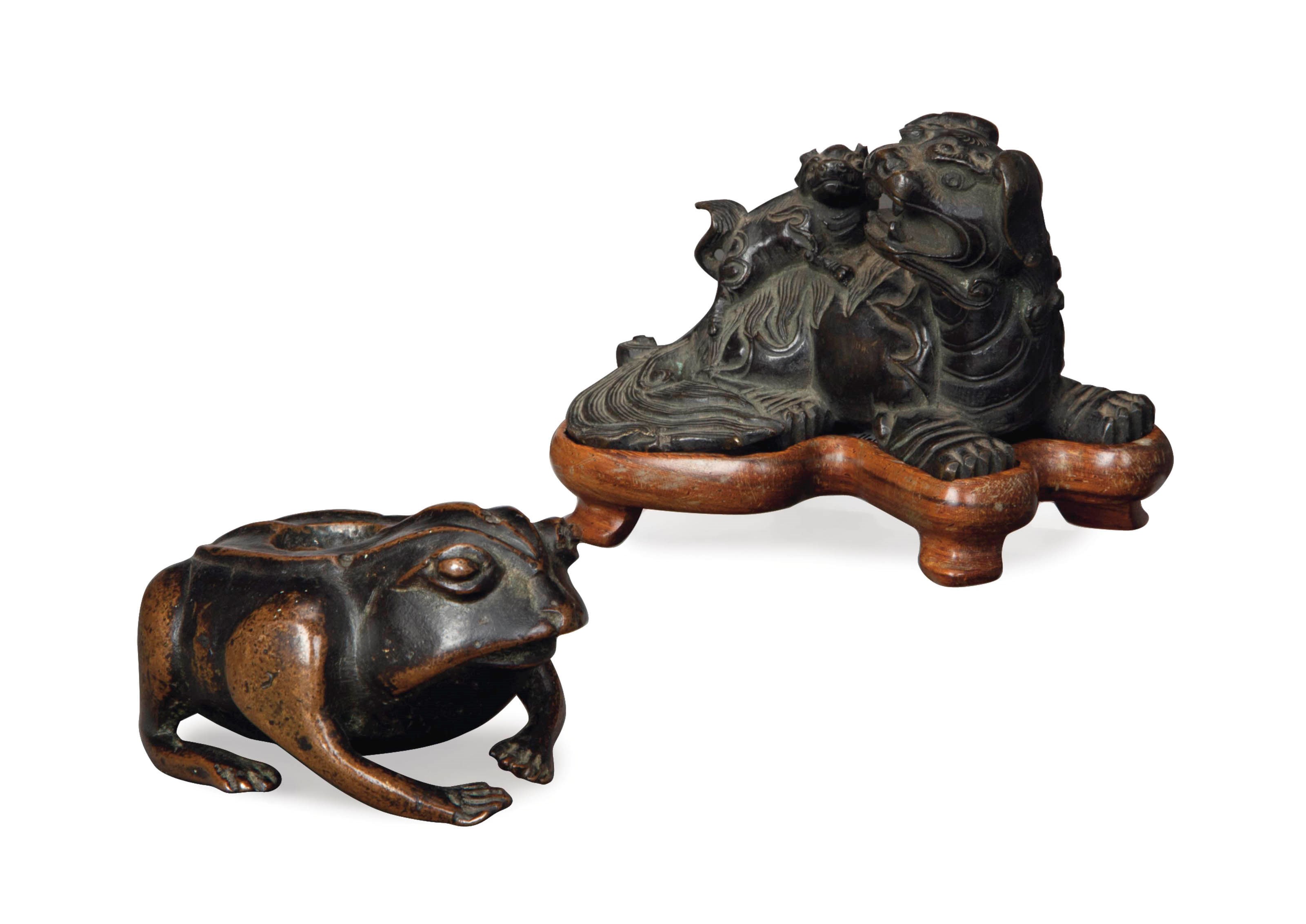 TWO CHINESE BRONZE ARTICLES,