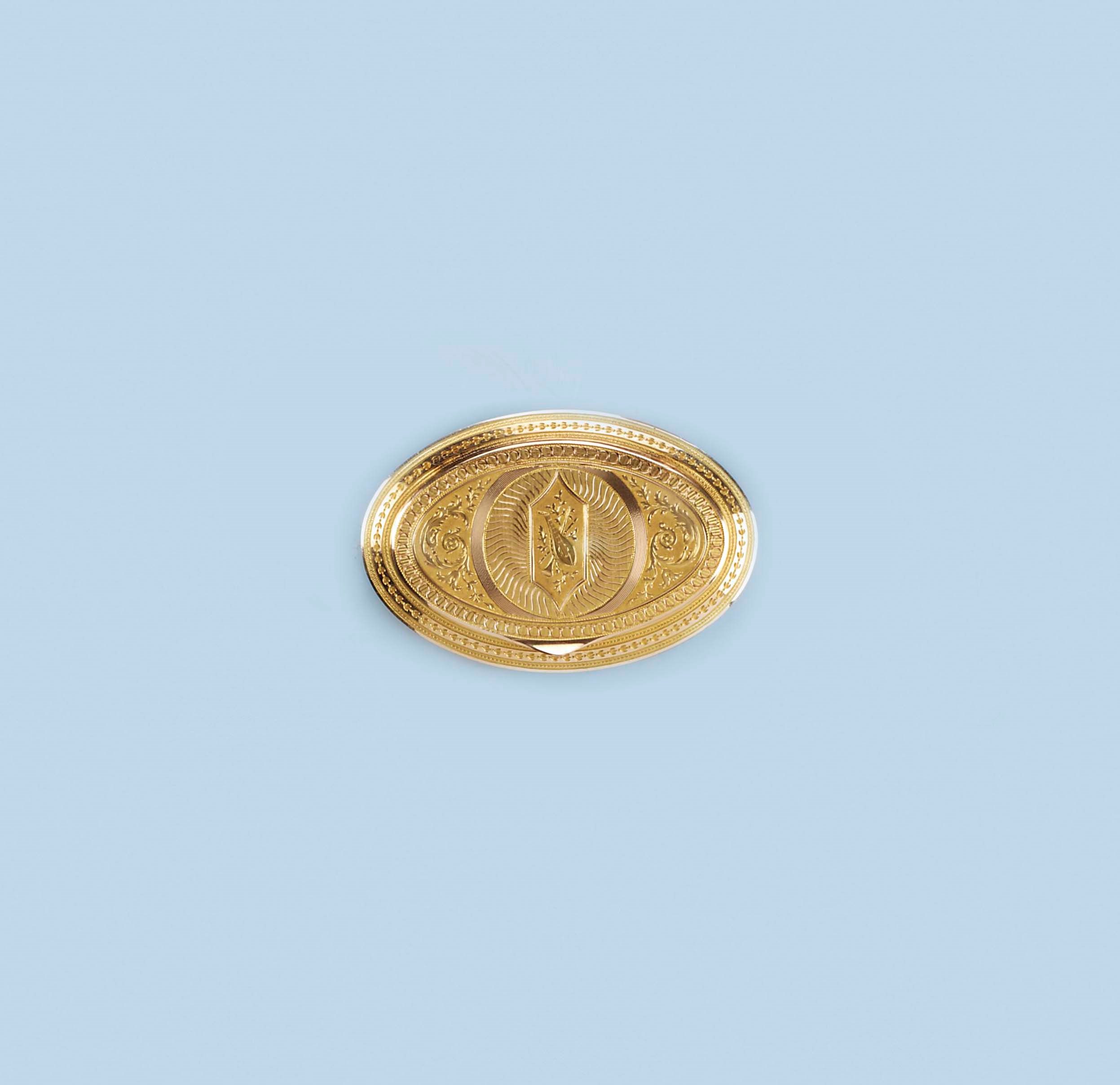 AN ANTIQUE GOLD SNUFF-BOX