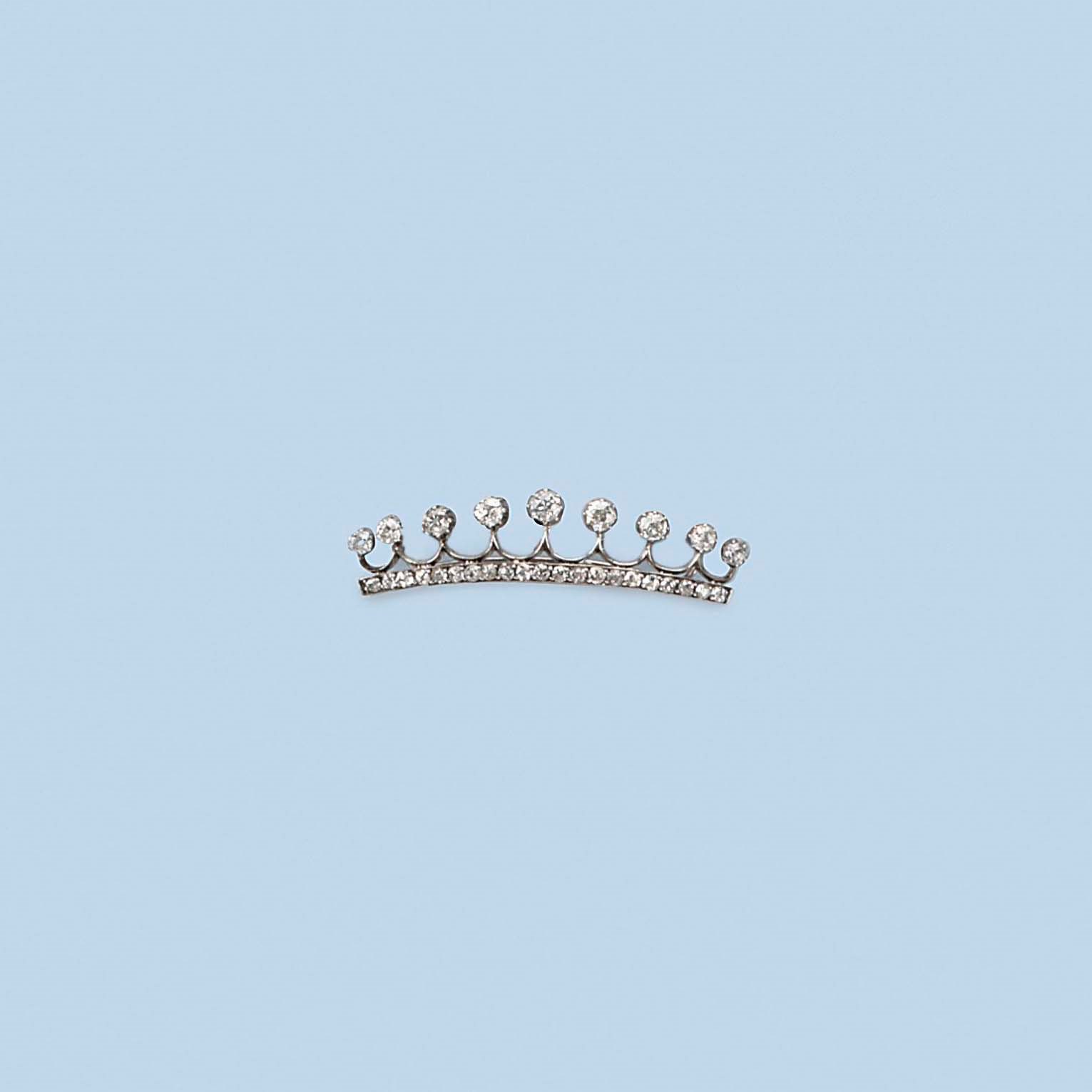 A COLLECTION OF JEWELLERY