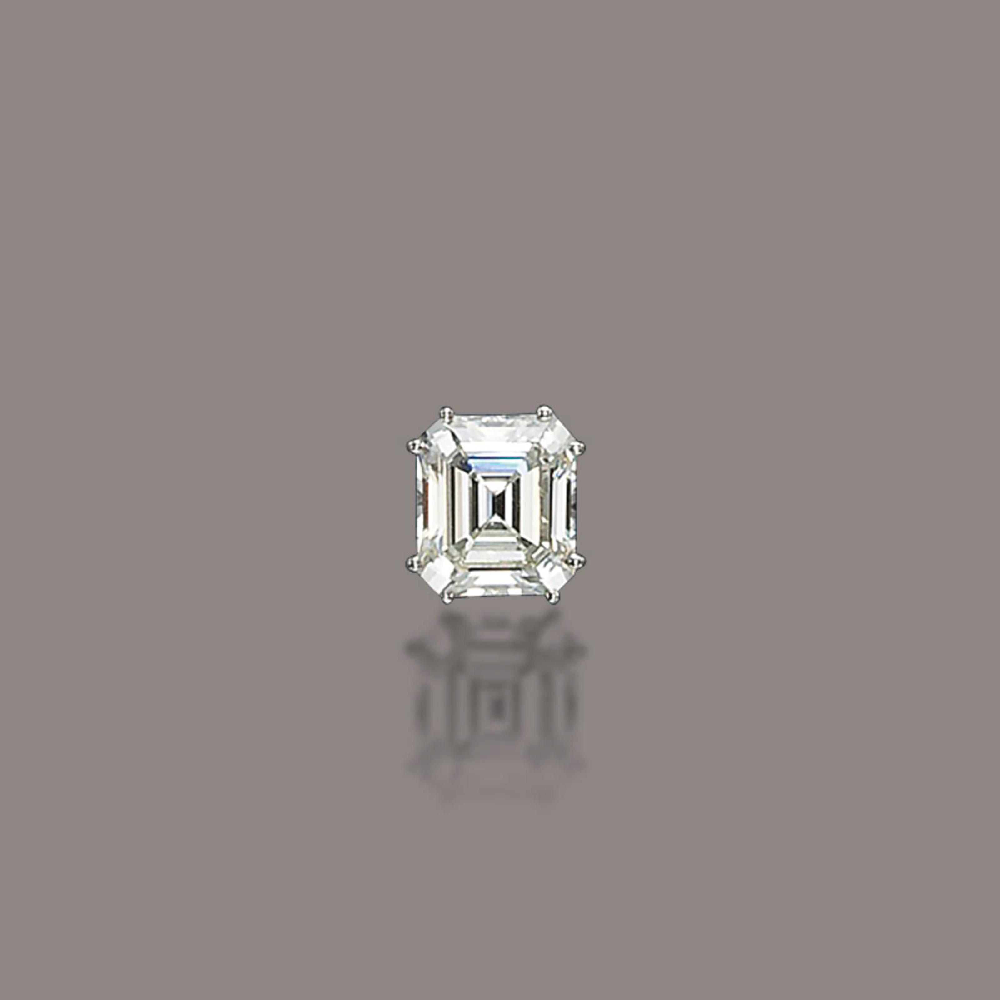 A DIAMOND ELEMENT