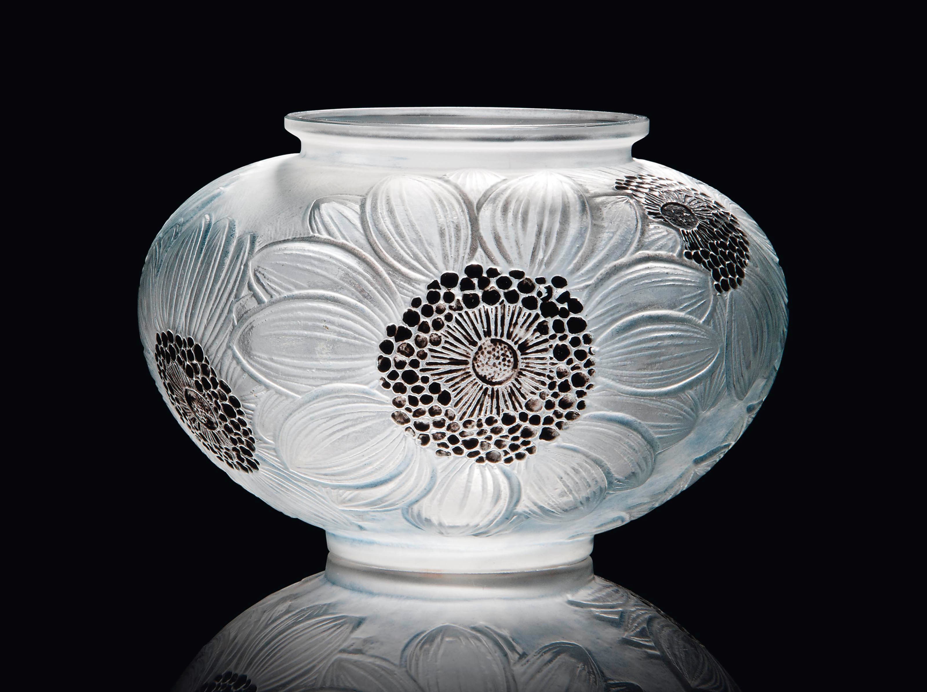 DAHLIAS VASE, NO. 938