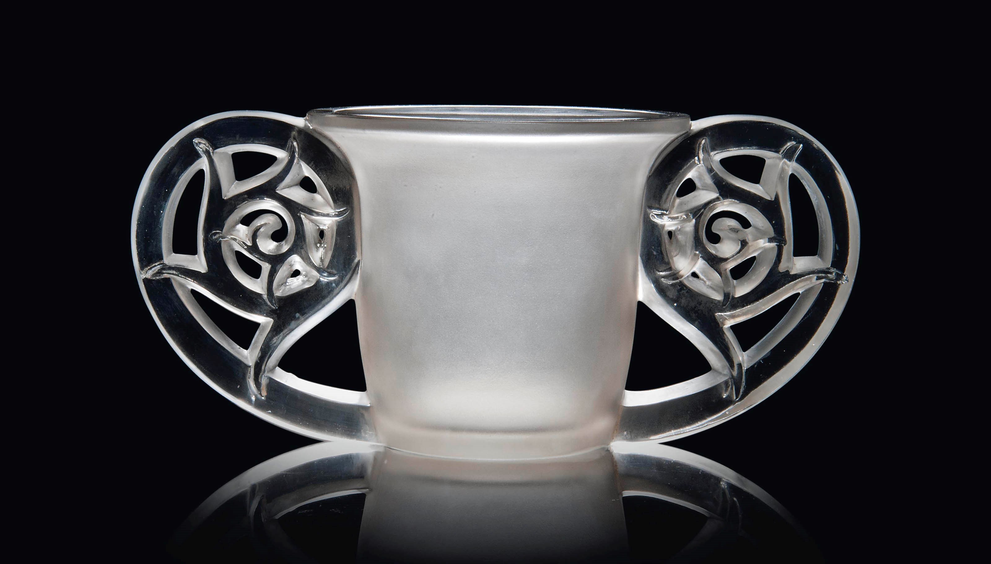 PIERREFONDS VASE, NO. 990