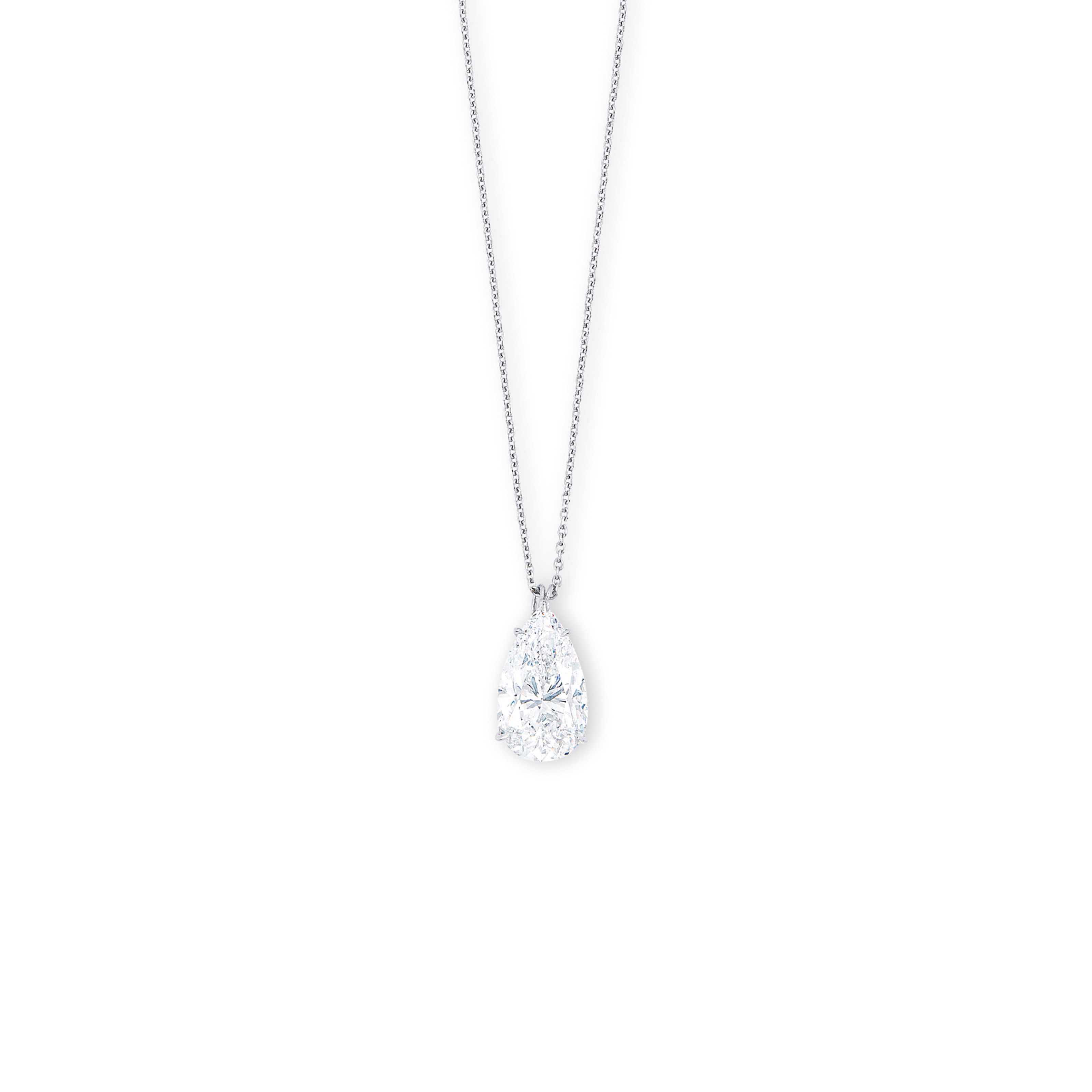 A DIAMOND PENDANT NECKLACE