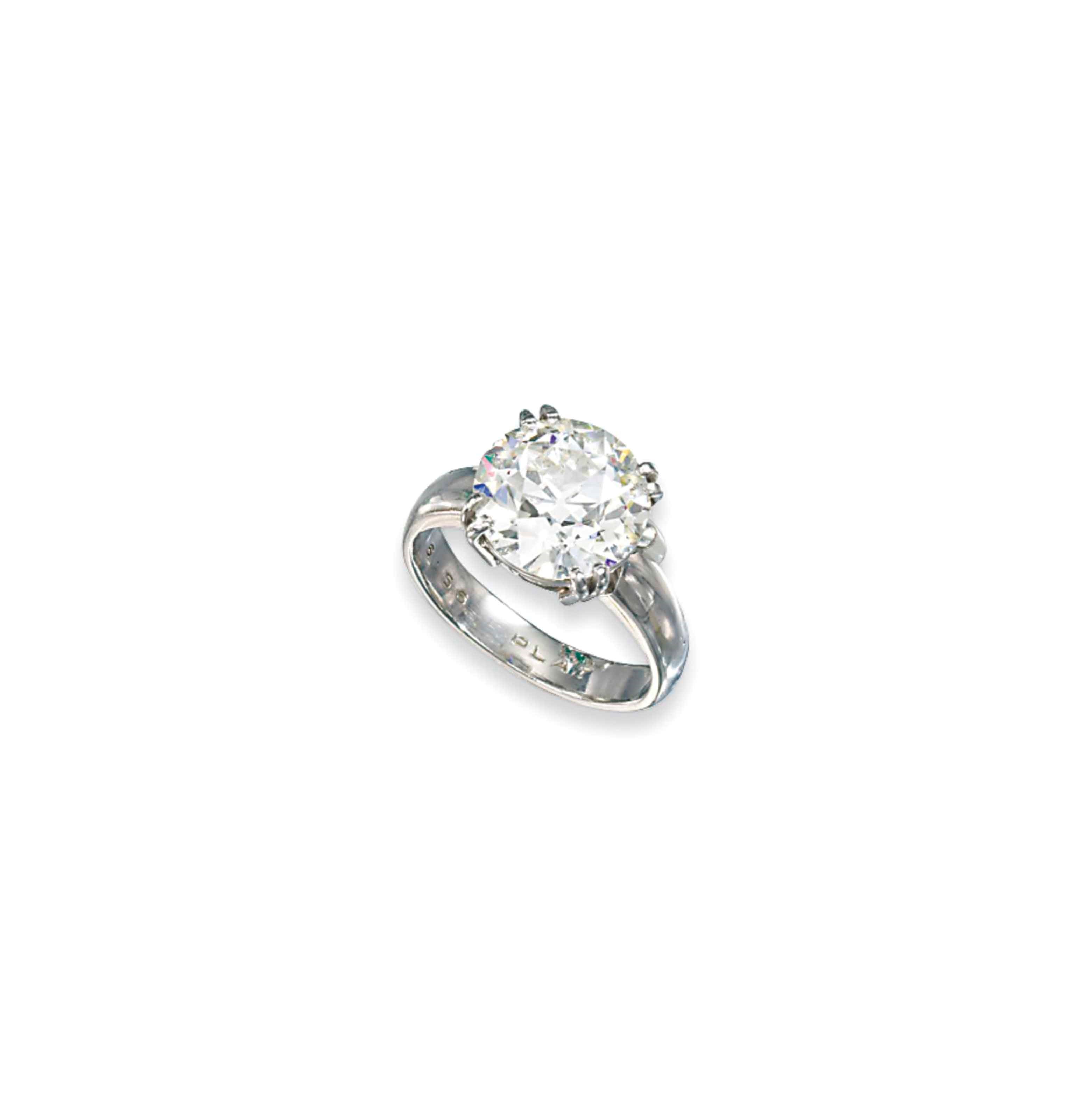 A DIAMOND SINGLE-STONE RING