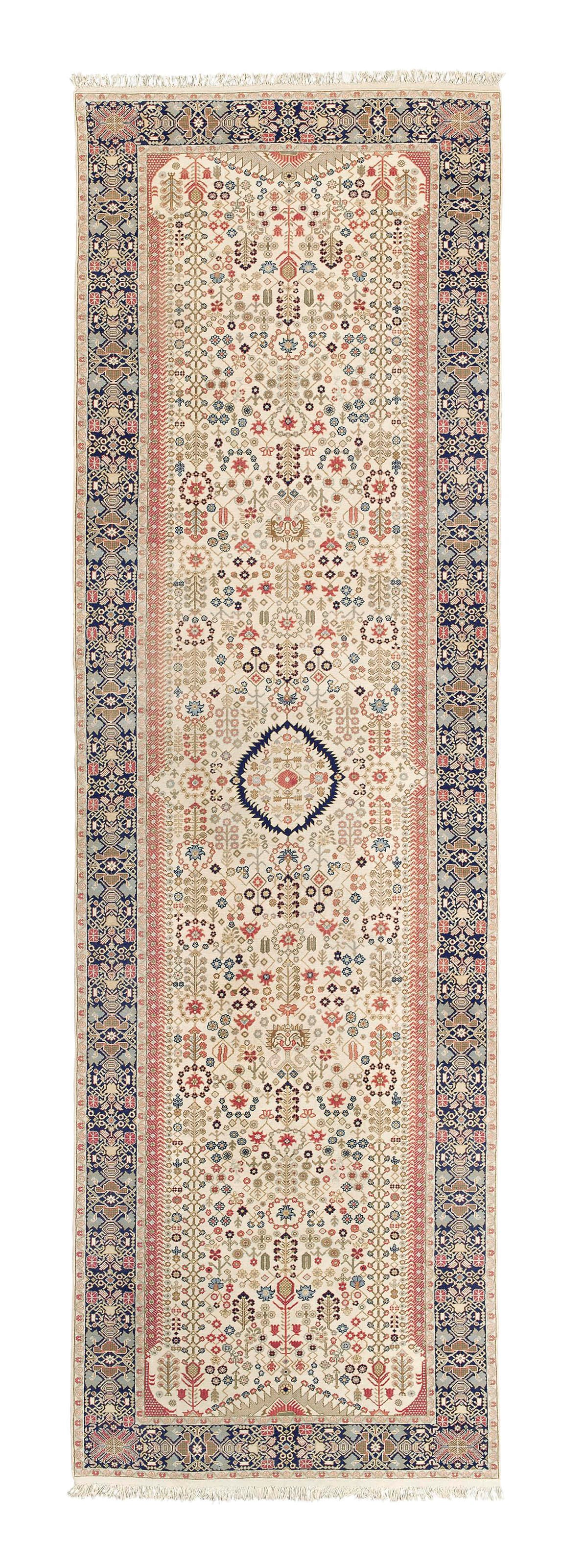 A long Anatolian kelleh