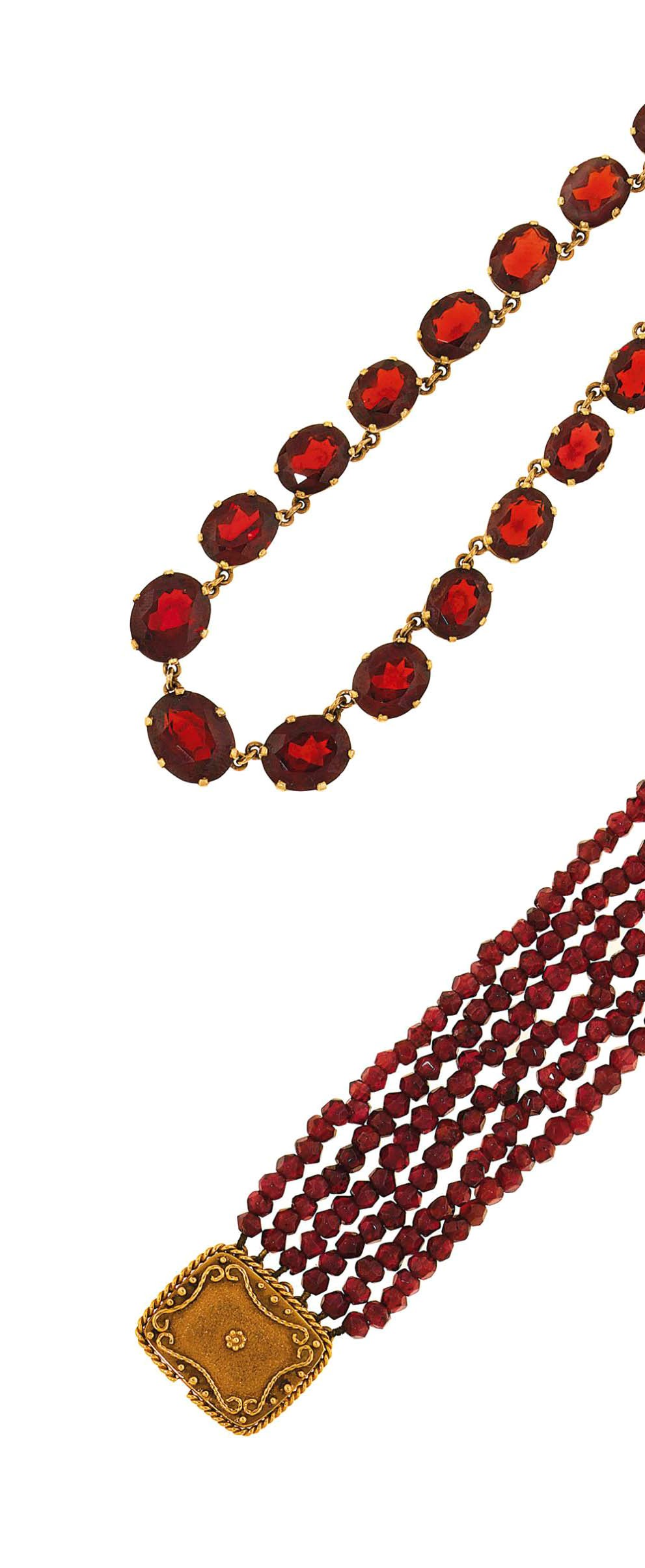 A group of jewellery
