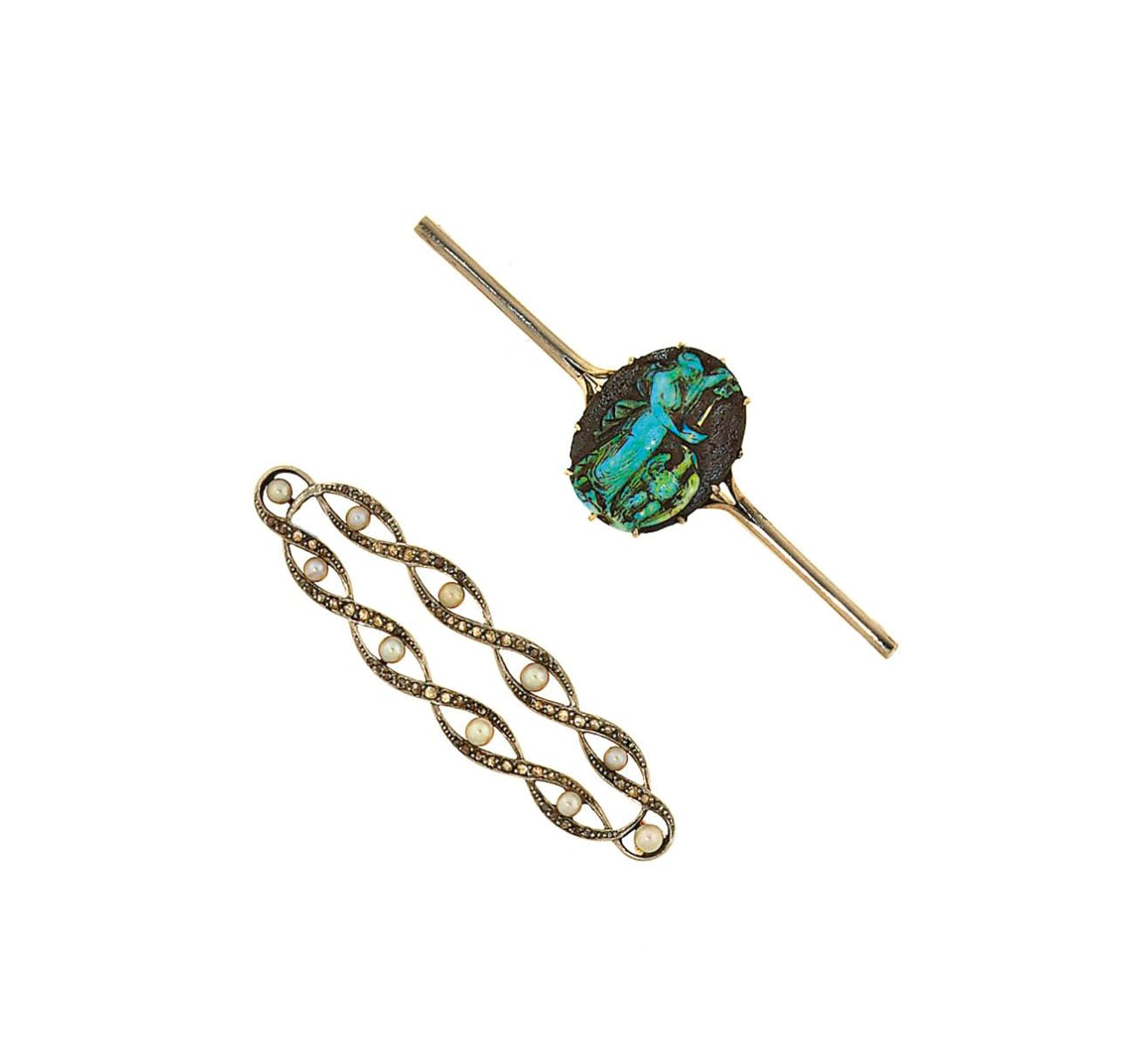 A group of jewellery