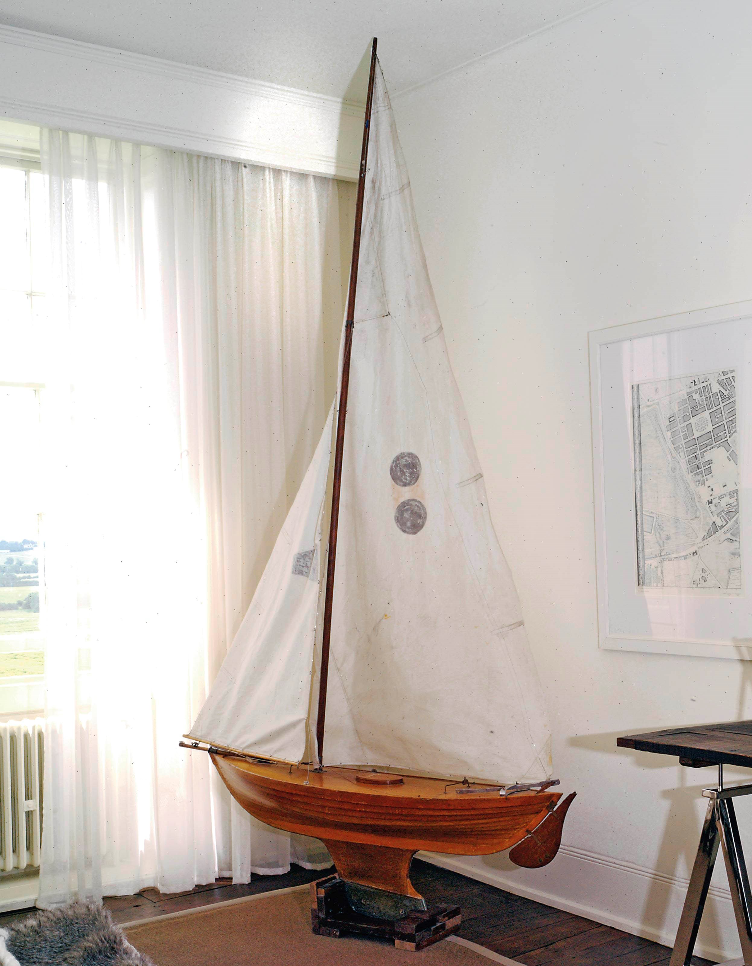 A LARGE PINE AND TEAK POND YACHT 'LEEDALO'