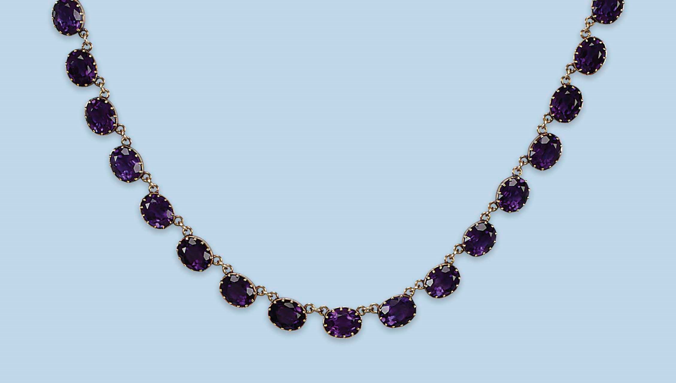 AN AMETHYST NECKLACE