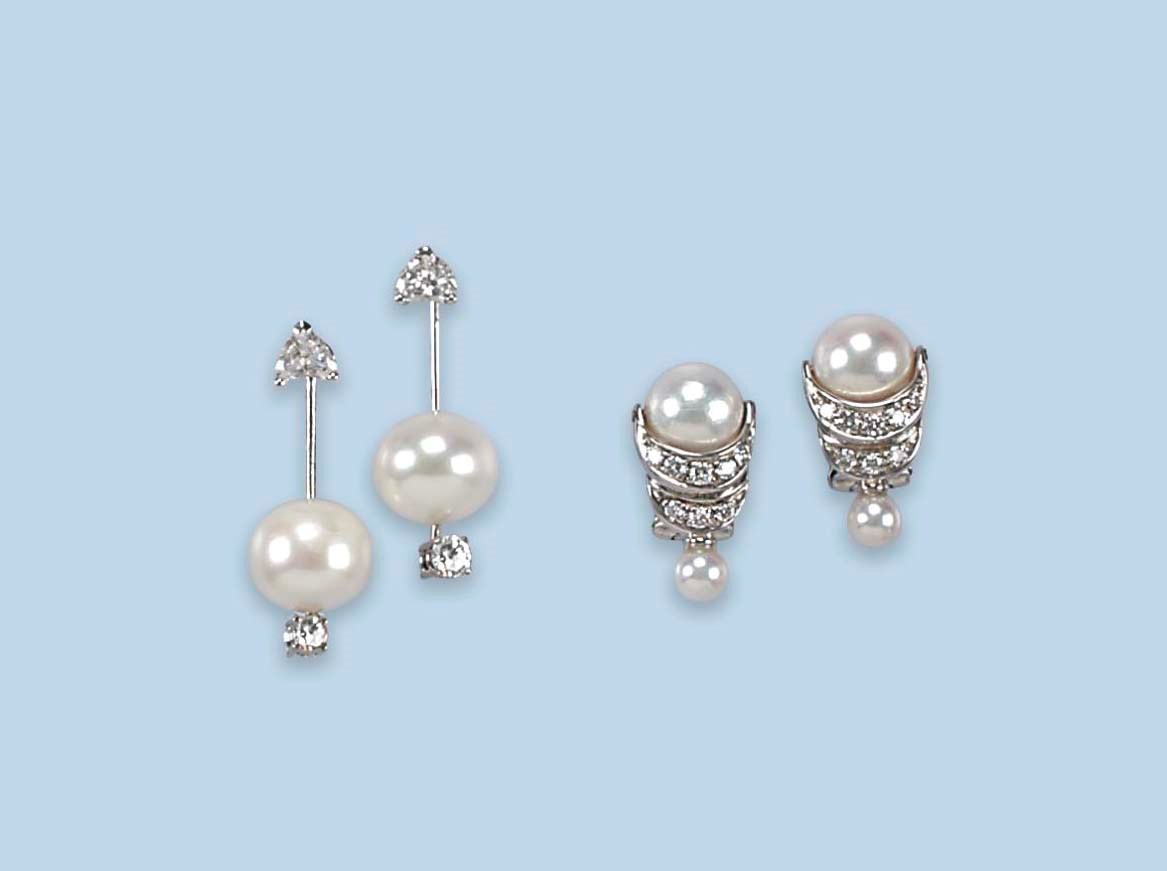 A COLLECTION OF EARRINGS