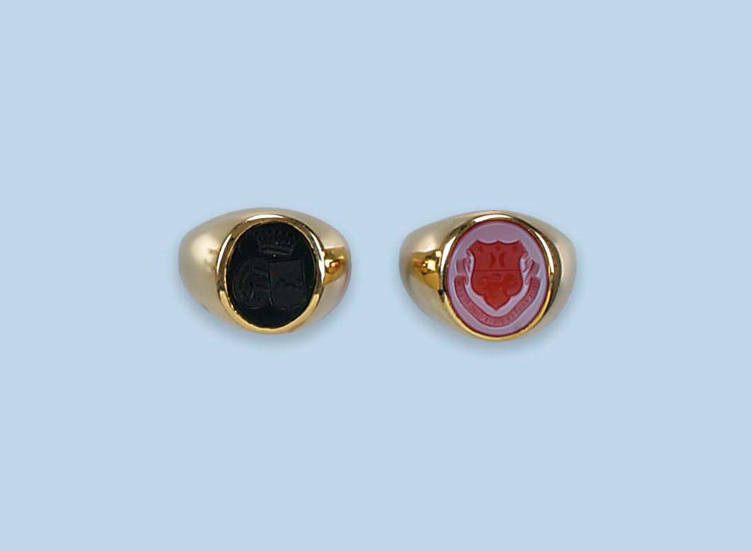 EIGHT SIGNET RINGS