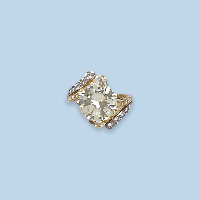 A DIAMOND DRESS RING