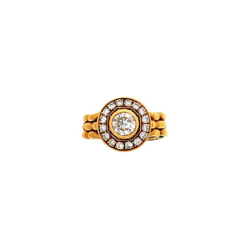 A diamond cluster ring