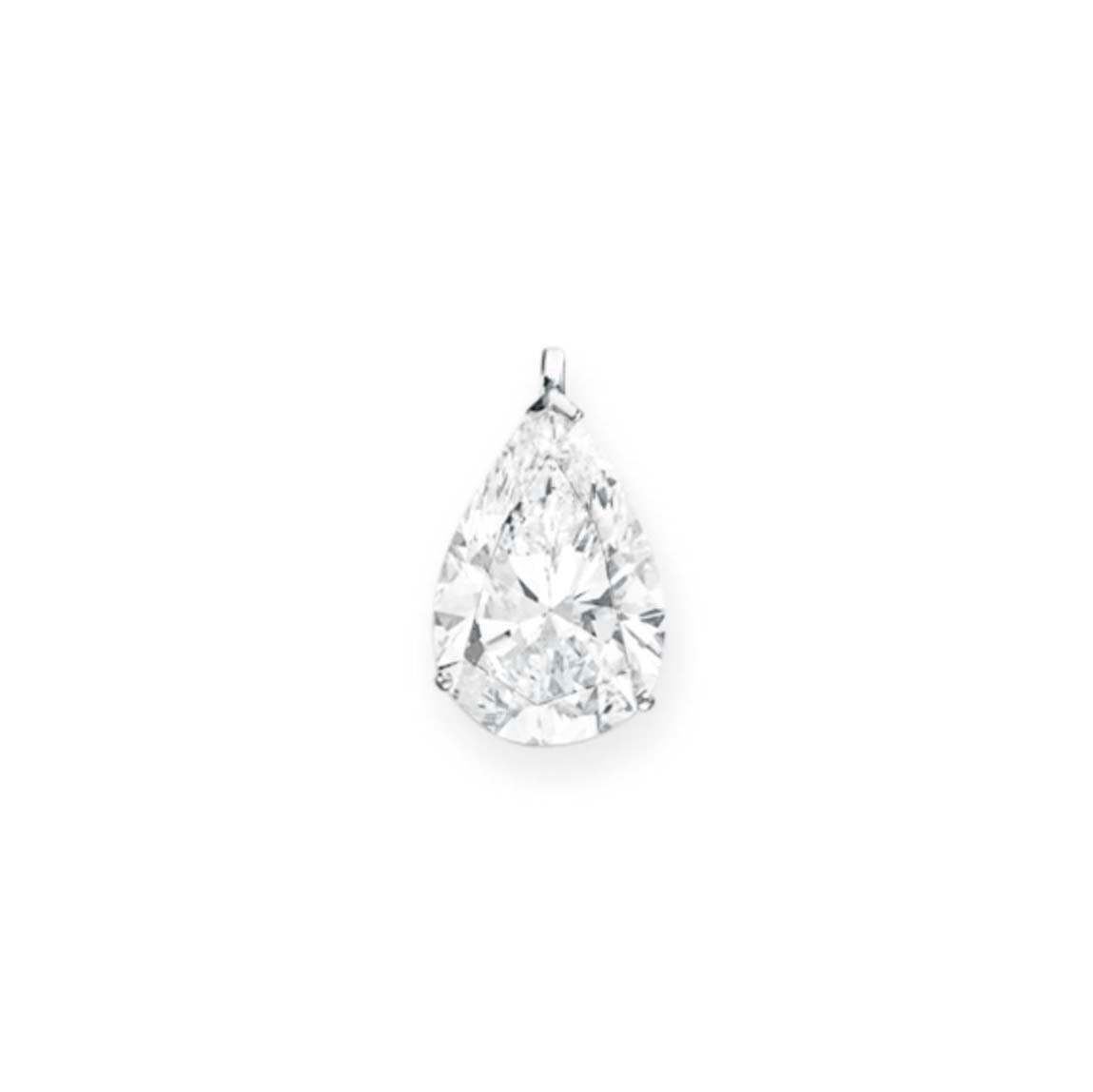 A DIAMOND PENDANT