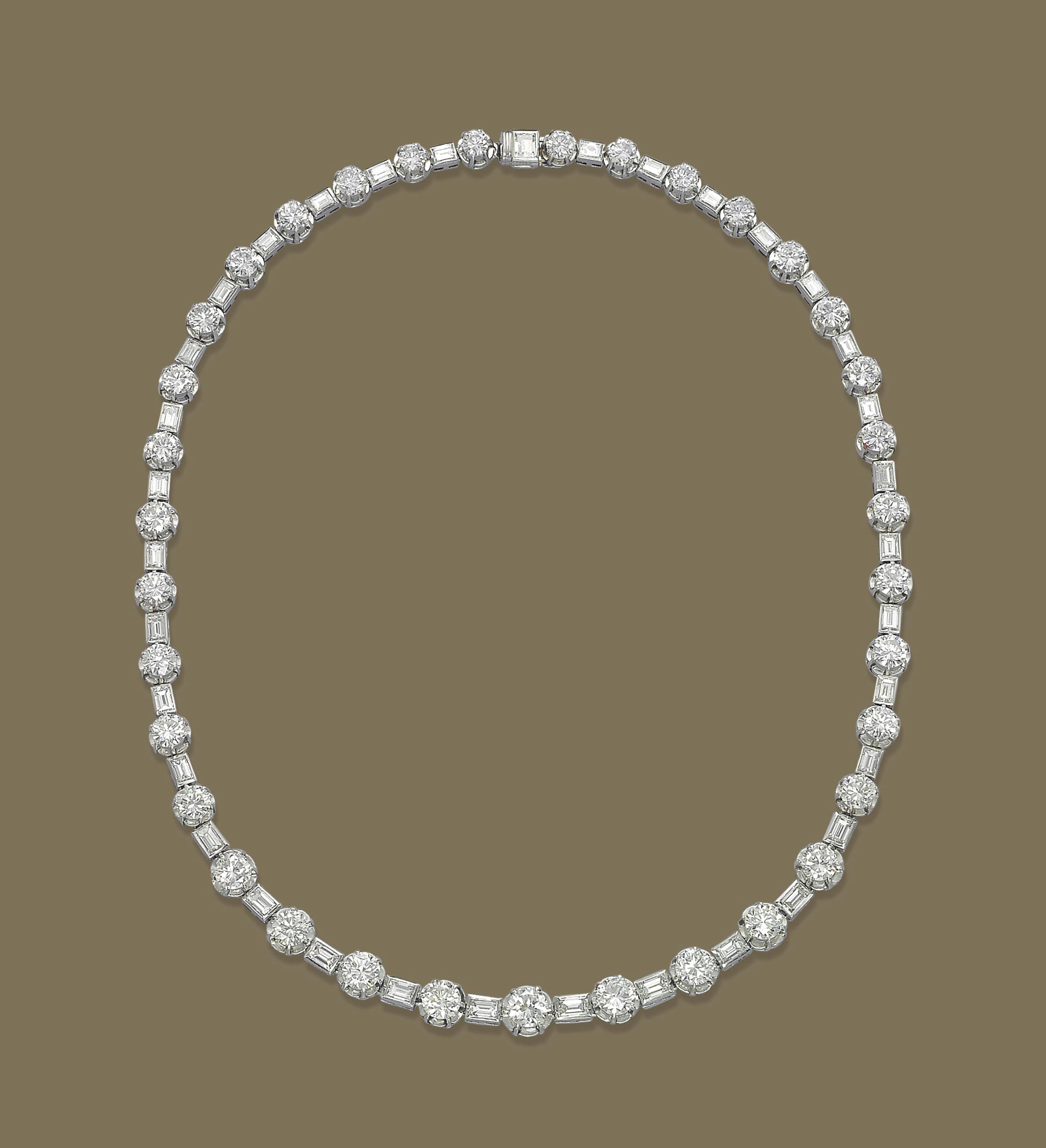 A DIAMOND RIVIERE NECKLACE