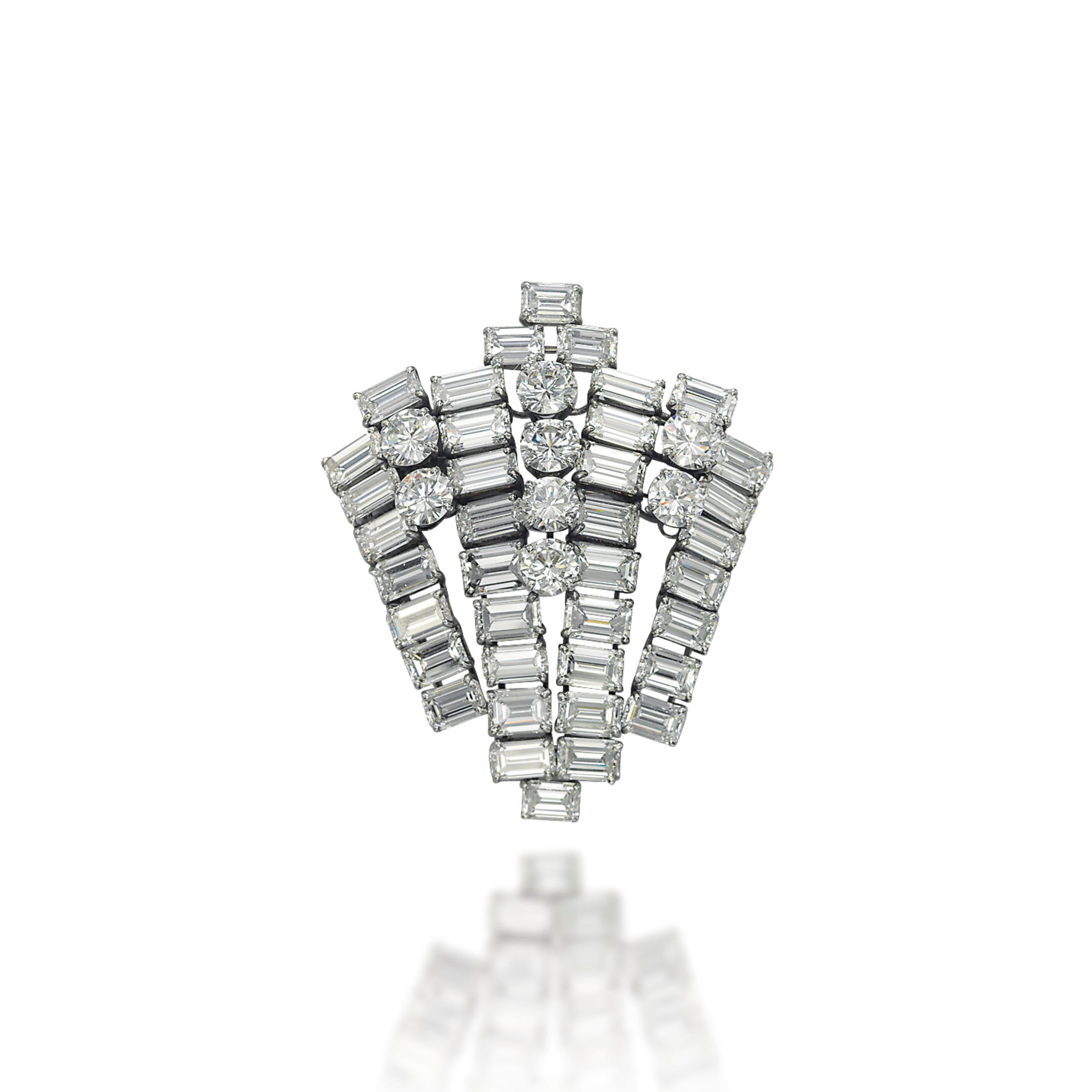 A DIAMOND BROOCH