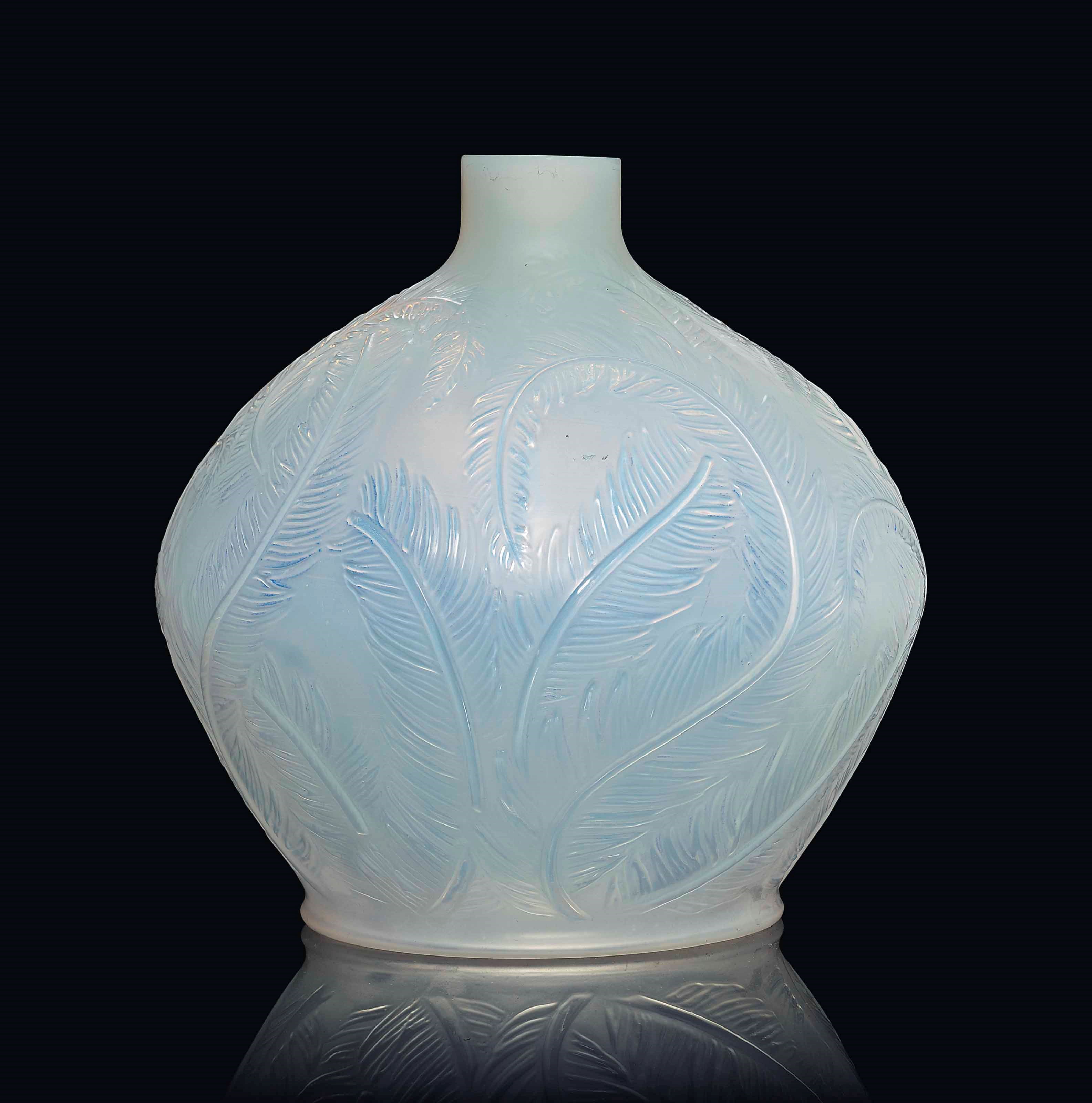 PLUMES VASE, NO. 944