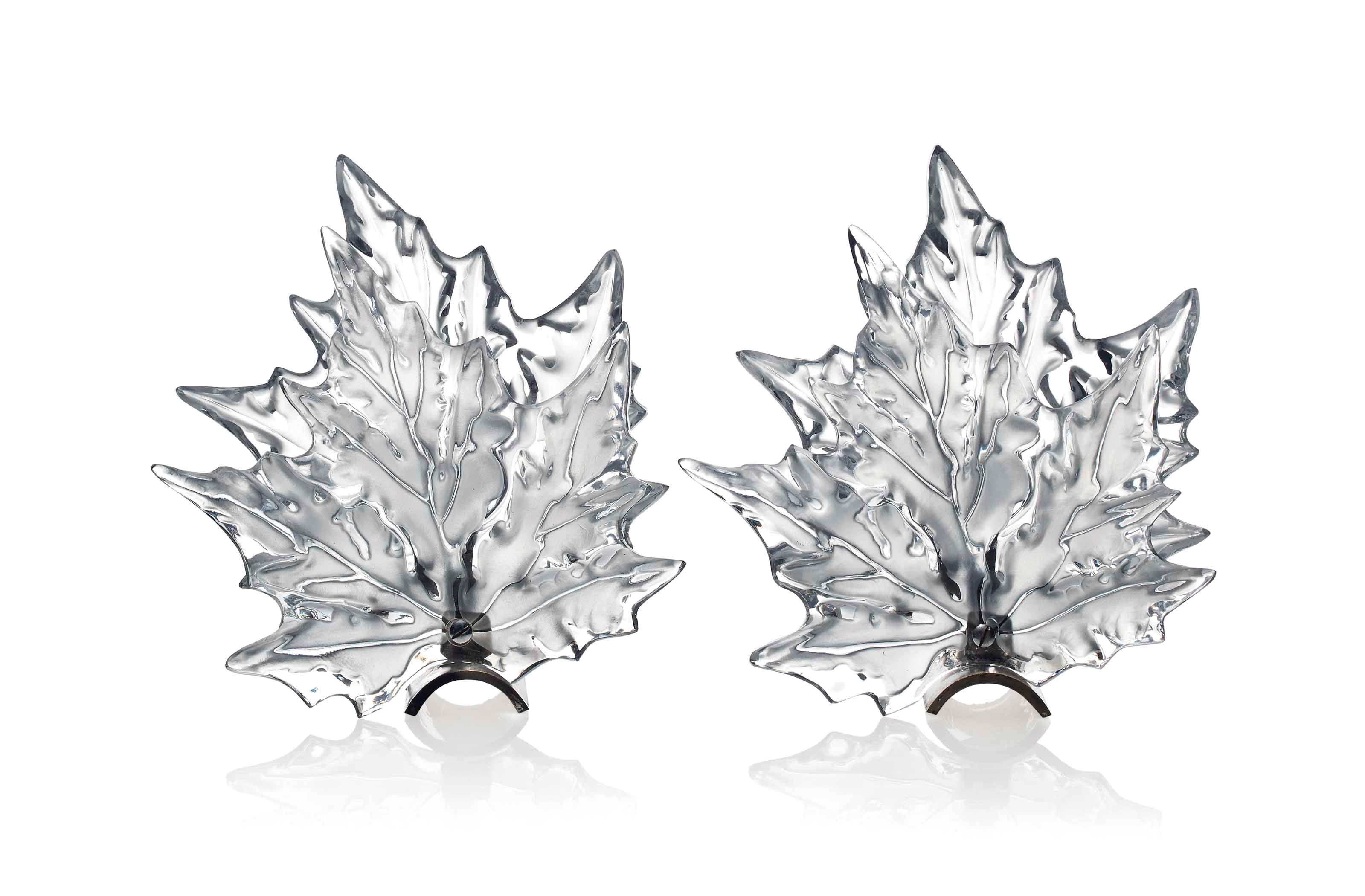 TWO CHAMPS-ELYSÉES APPLIQUES
