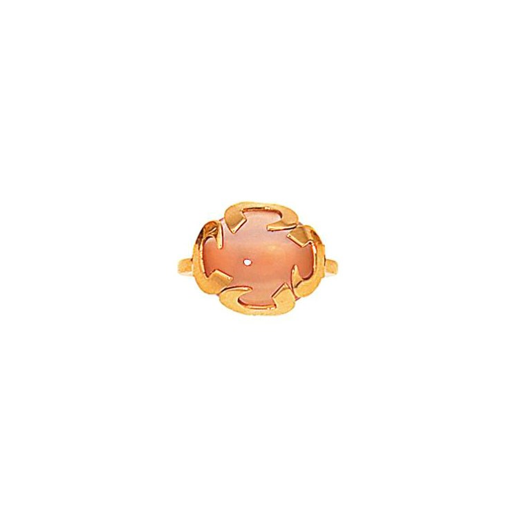 A rose quartz ring