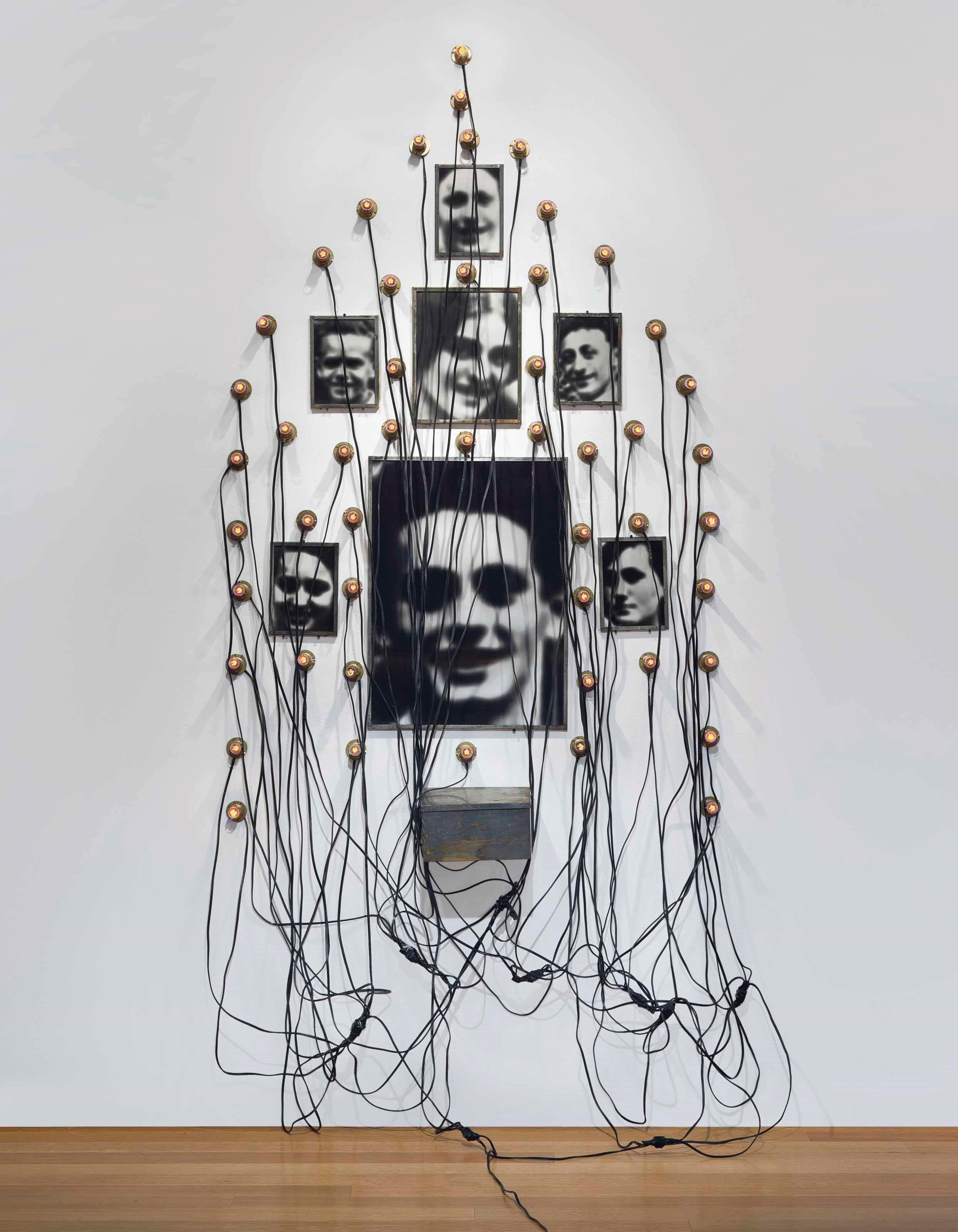 CHRISTIAN BOLTANSKI (NÉ EN 1944)