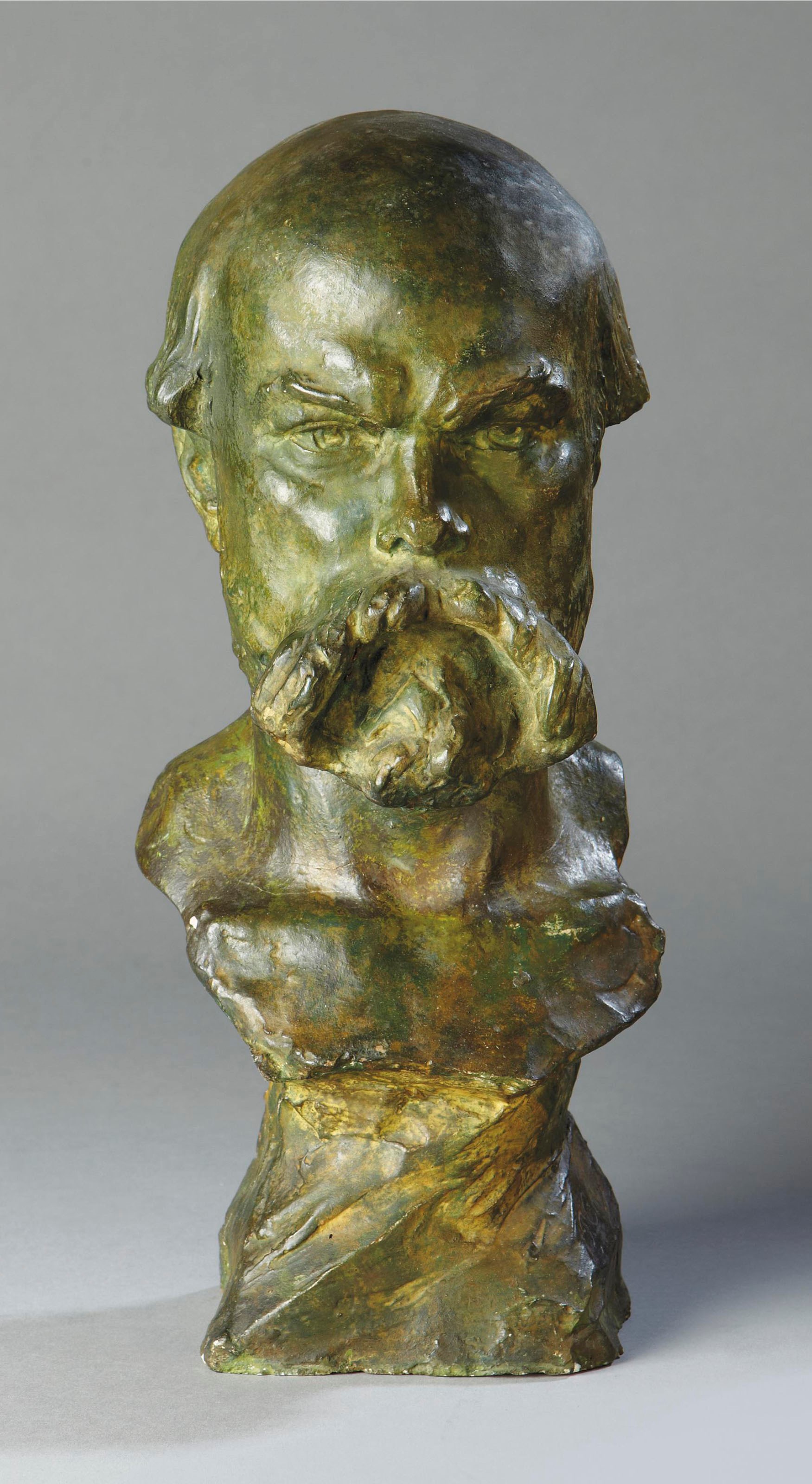 BUSTE EN PLATRE PEINT A L'IMITATION DU BRONZE REPRESENTANT PAUL VERLAINE (1844-1896)