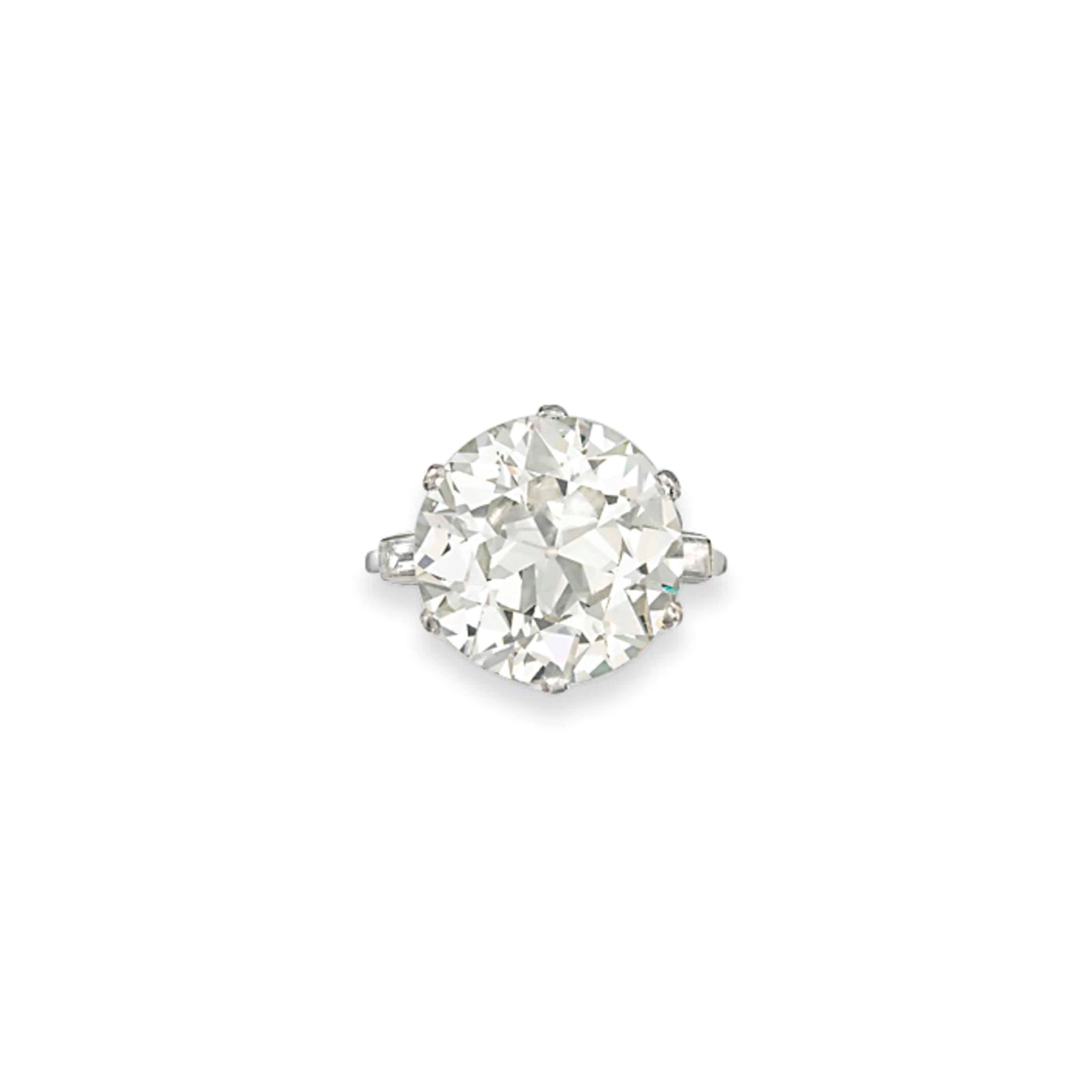 A DIAMOND SINGLE-STONE RING