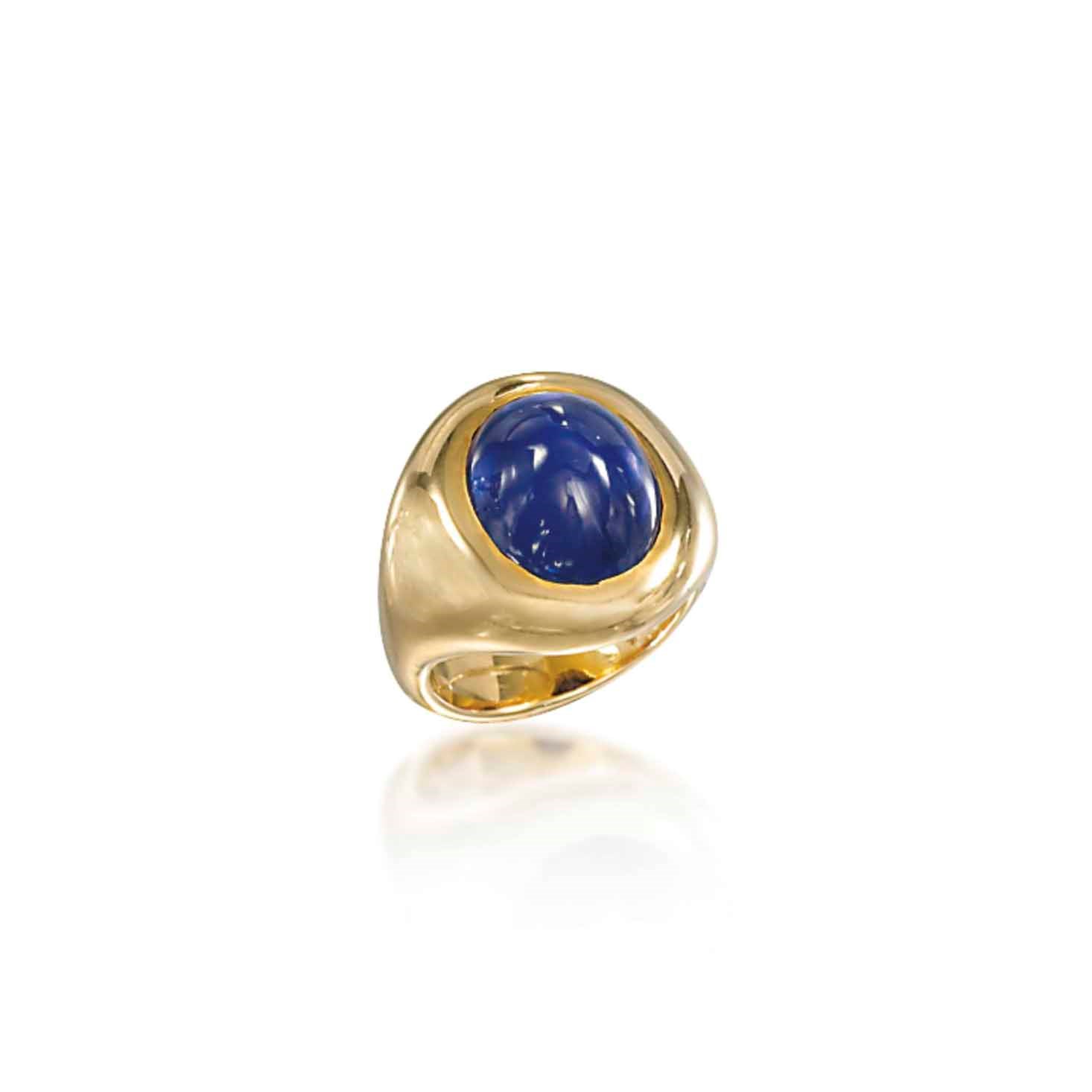 A SAPPHIRE SINGLE-STONE RING