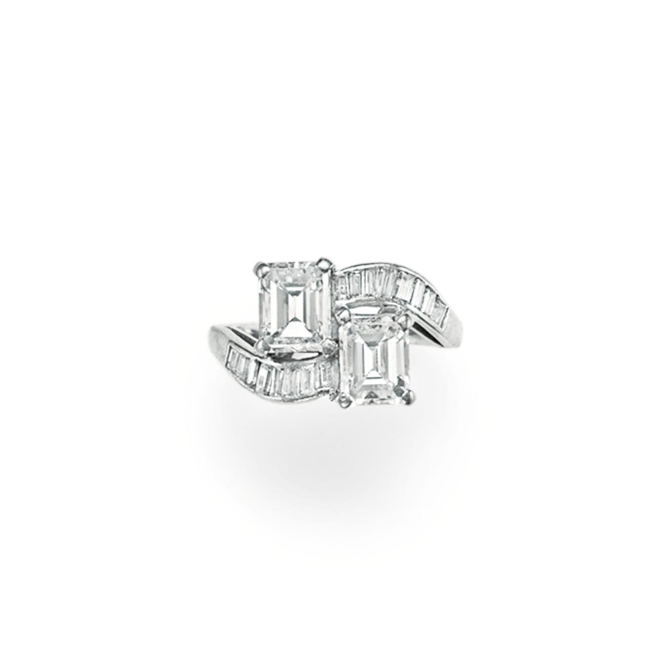 A DIAMOND TWIN-STONE RING